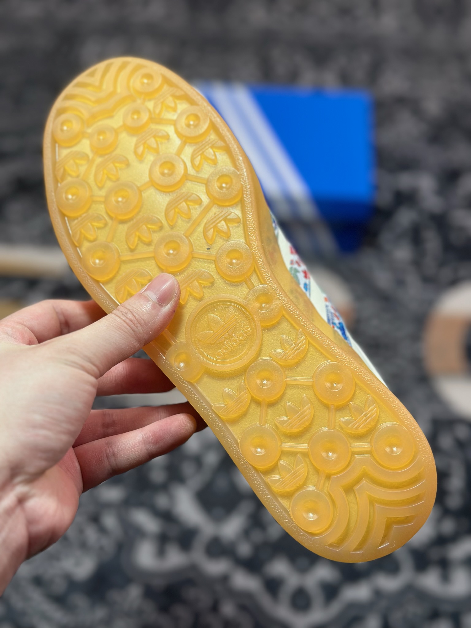 A6180  AD Gazelle Indoor Trainers 羚羊内训系列低帮复古百搭休闲运动德训风板鞋 JH7370