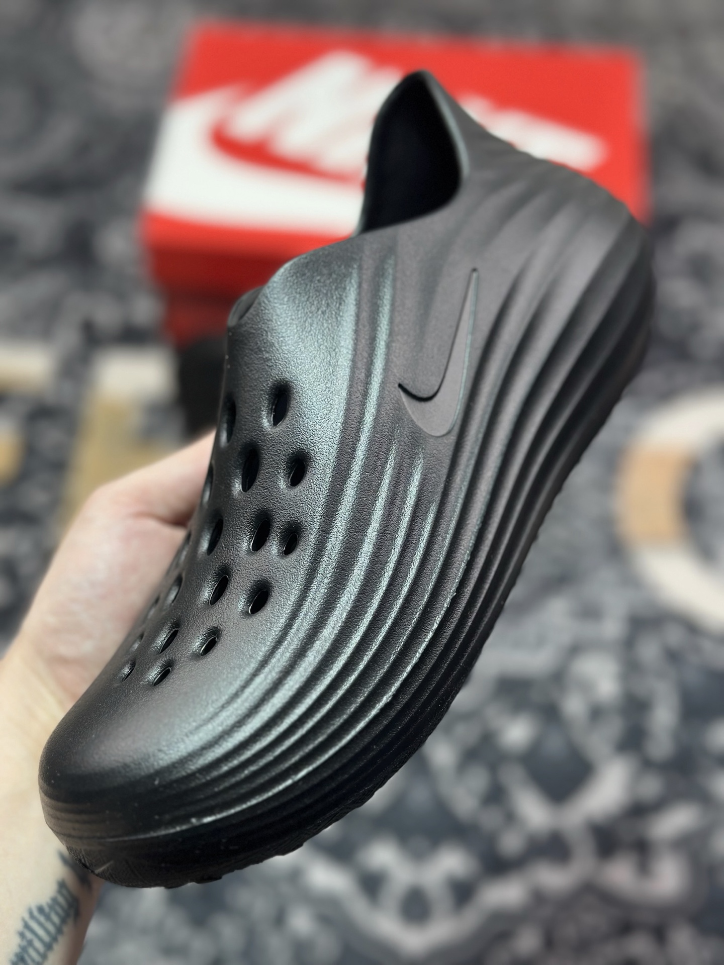 A0120  Nike ReactX Rejuven8 一脚蹬夏日穿搭凉鞋  HV5060-001