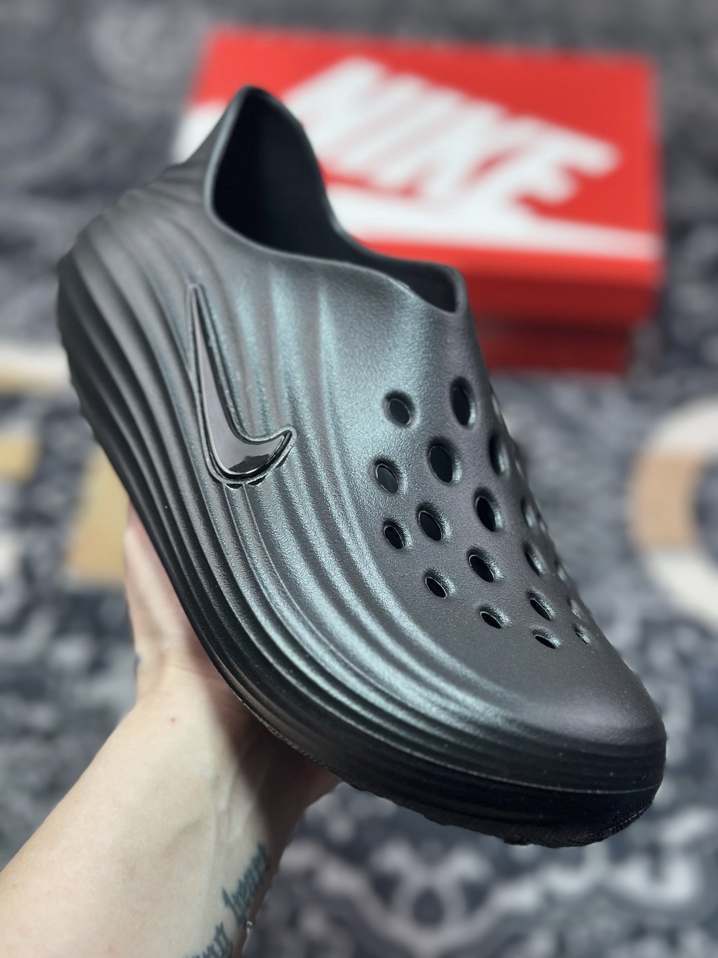 A0120  Nike ReactX Rejuven8 一脚蹬夏日穿搭凉鞋  HV5060-001