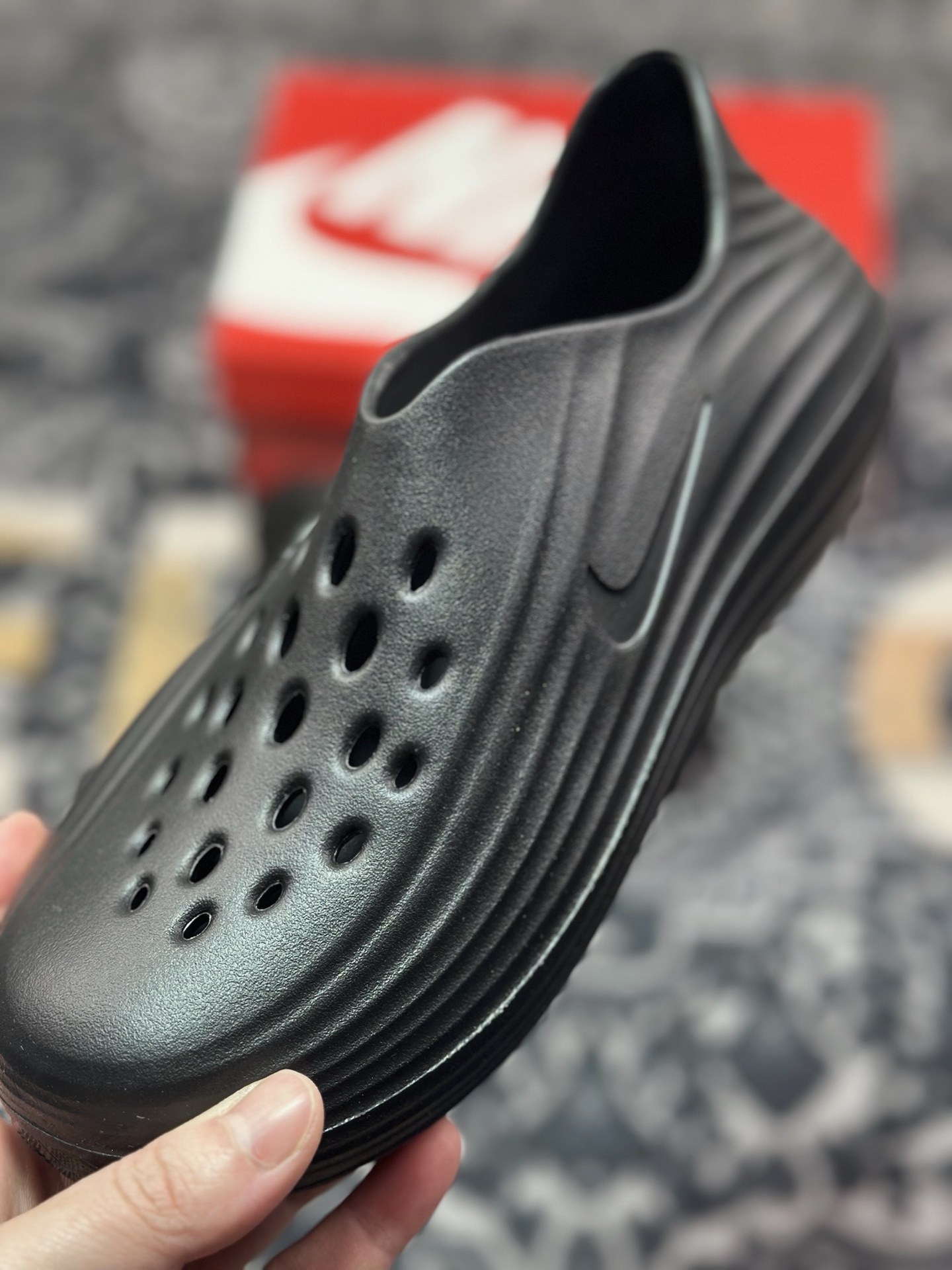 A0120  Nike ReactX Rejuven8 一脚蹬夏日穿搭凉鞋  HV5060-001