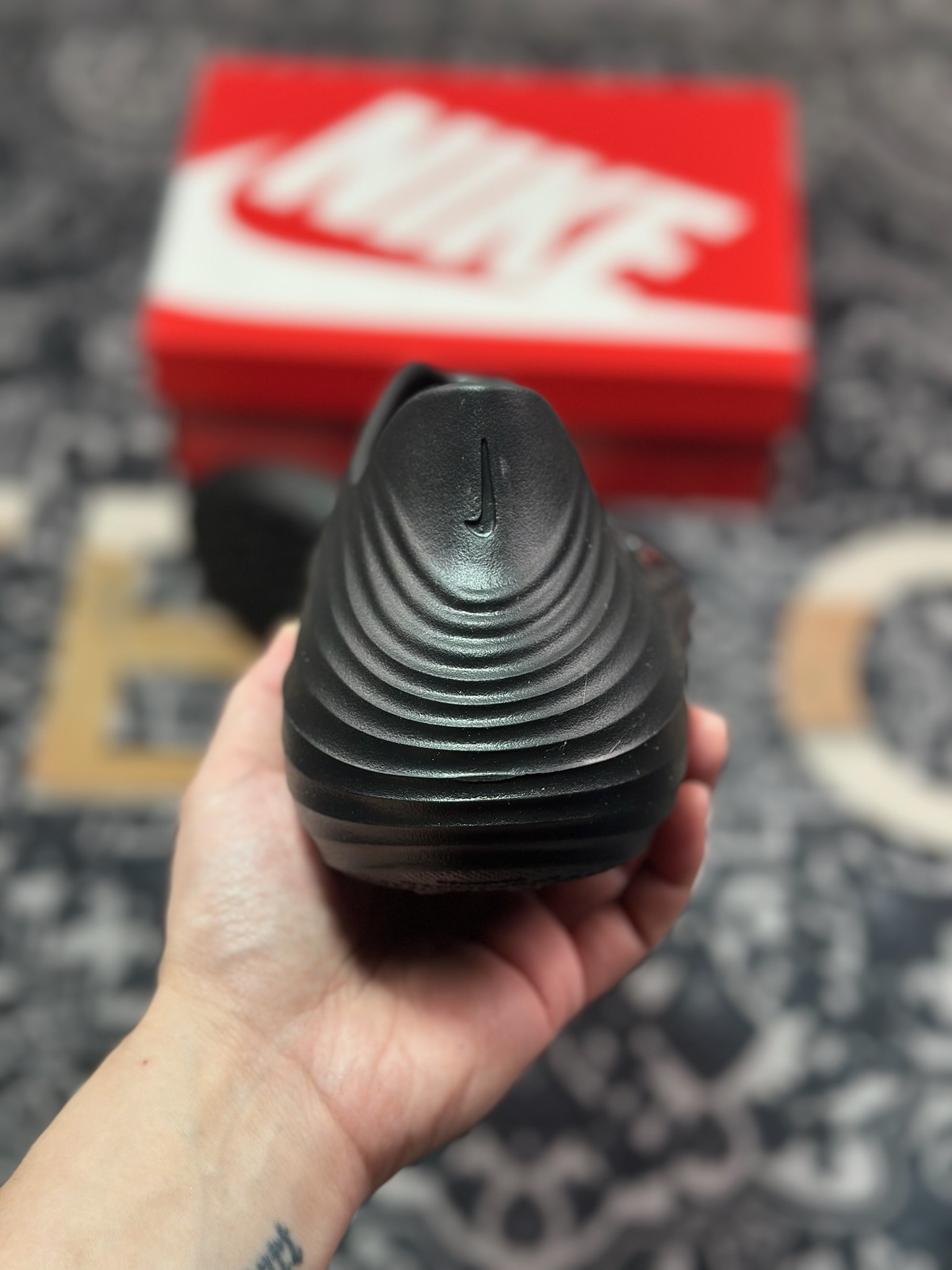 A0120  Nike ReactX Rejuven8 一脚蹬夏日穿搭凉鞋  HV5060-001