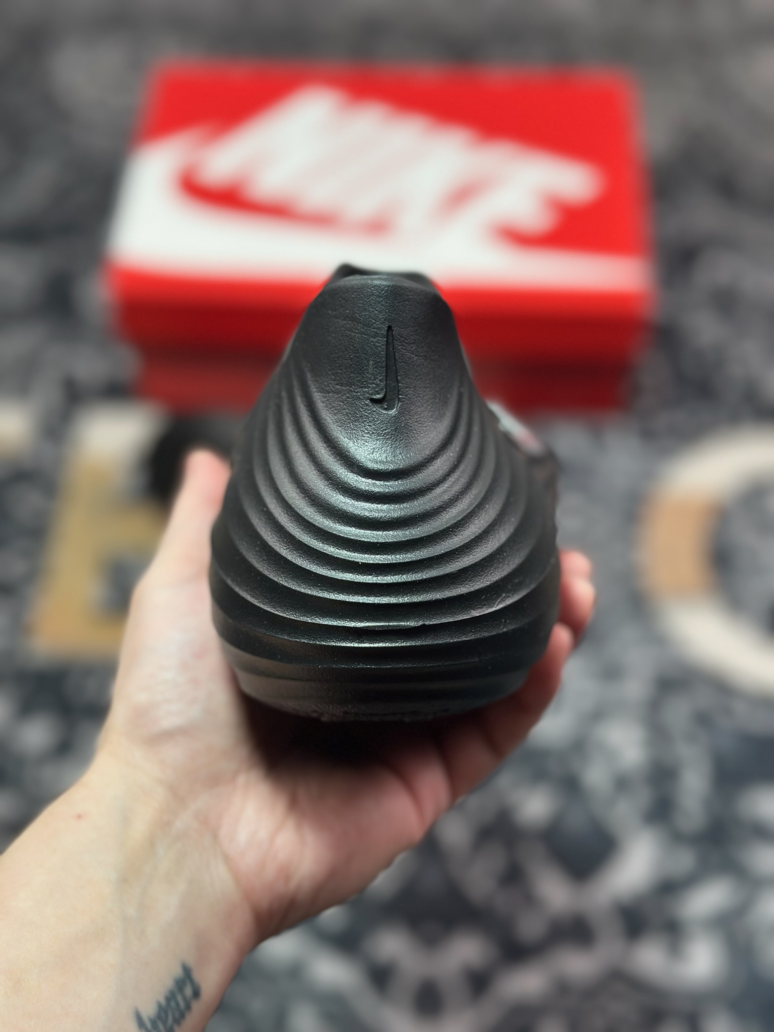 A0120  Nike ReactX Rejuven8 一脚蹬夏日穿搭凉鞋 HV5062-001