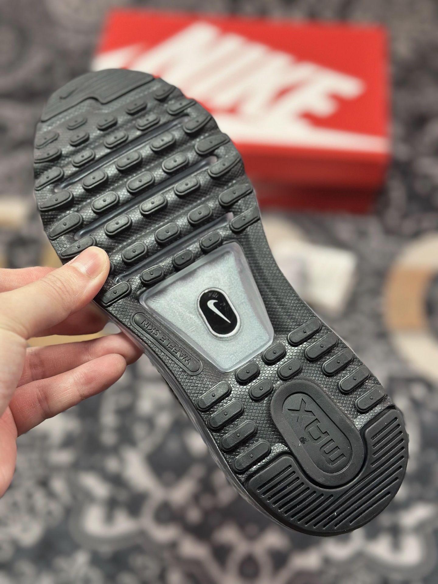 A9220  NK Air Max 2013 全掌气垫跑步鞋 HQ3025-001