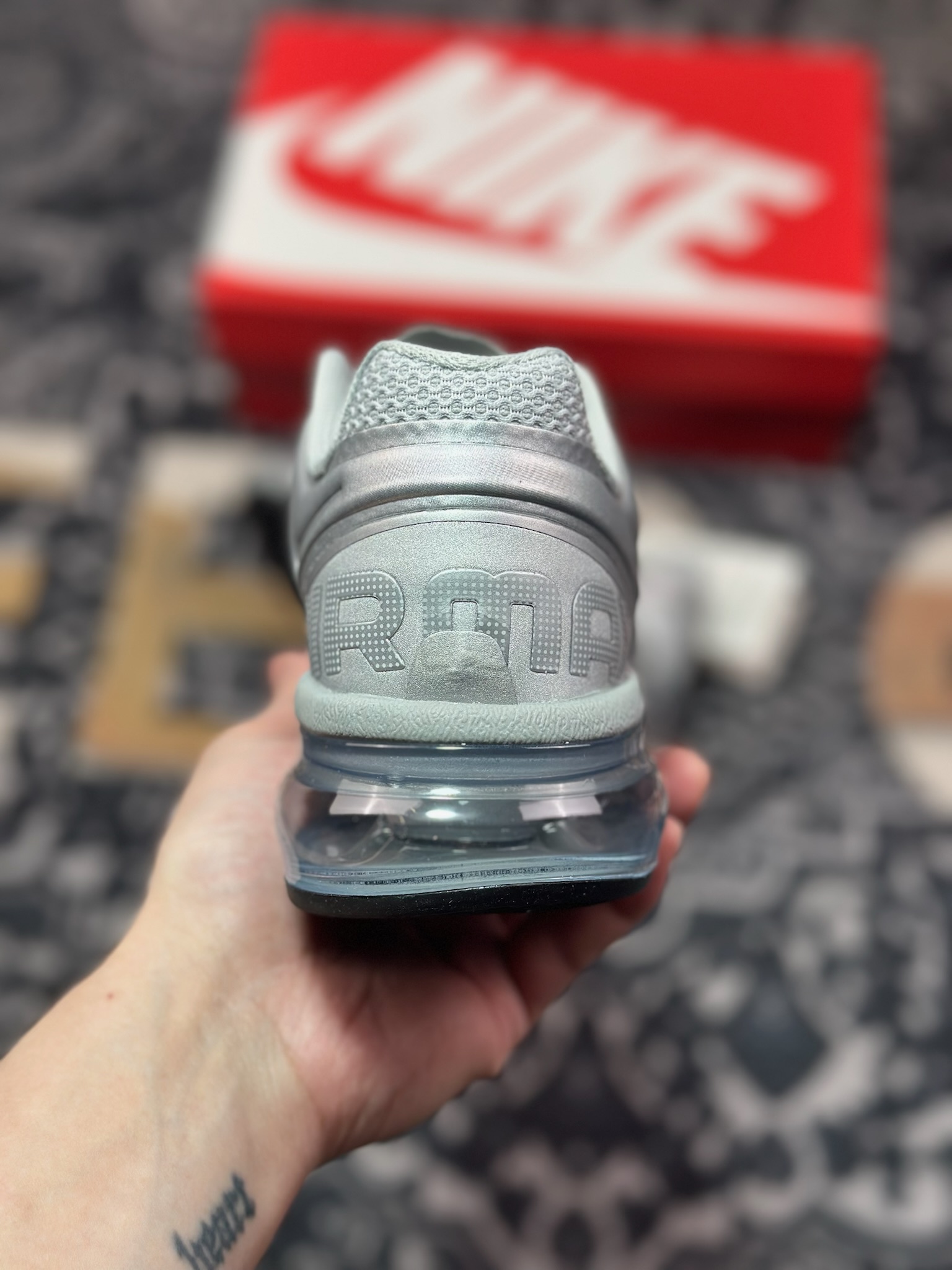 A9220  NK Air Max 2013 全掌气垫跑步鞋 HQ3025-001