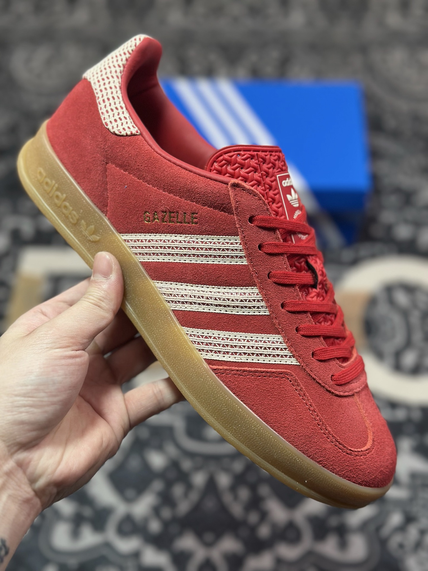 A7200    优选 原装级别# adidas originals GAZELLE 舒适百搭 低帮 板鞋 男女同款 白红 JI2756