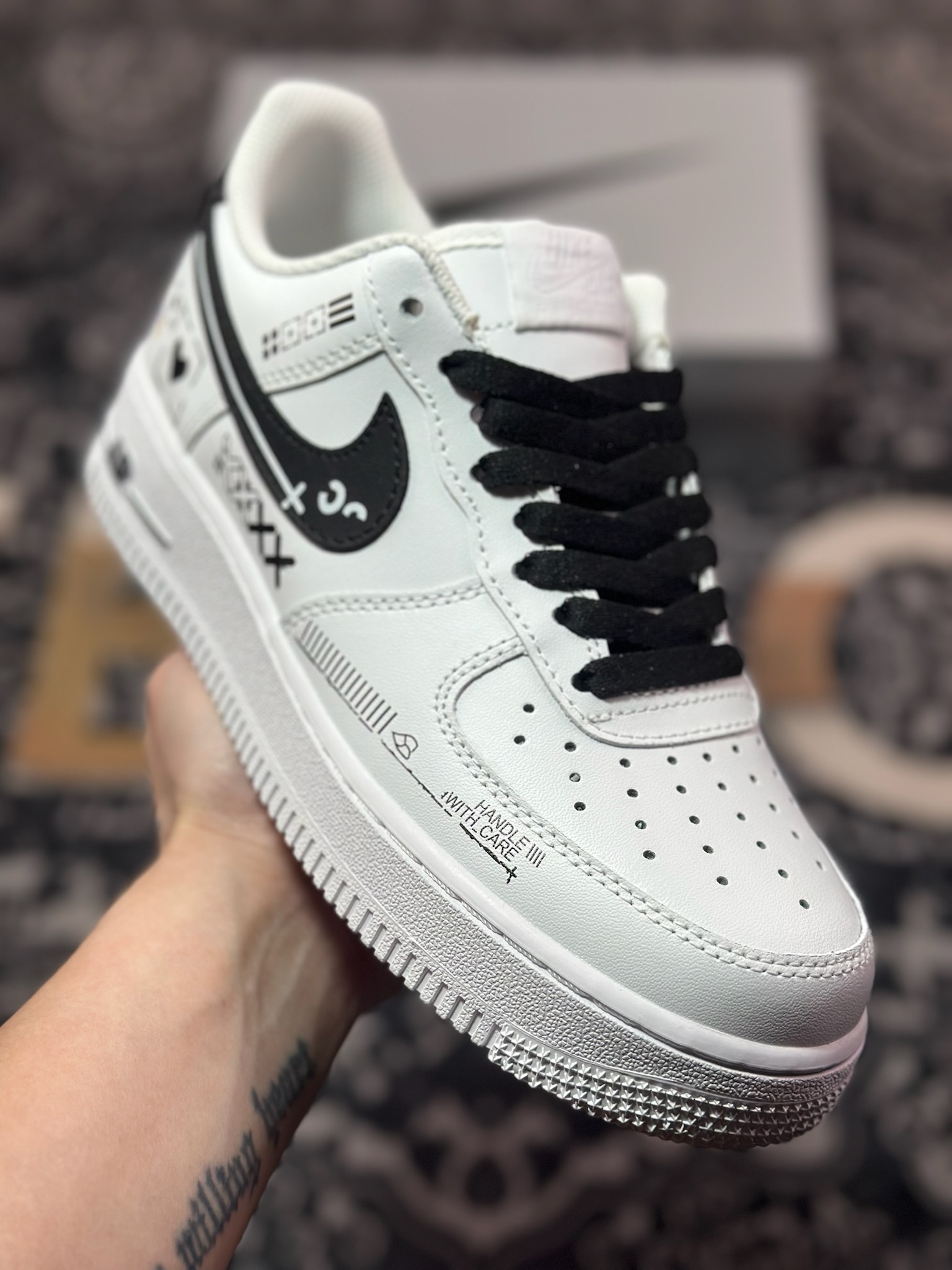 B4260  Nike Air Force 1 Low 07 印花集 纯手绘 白黑  ZH0316-068