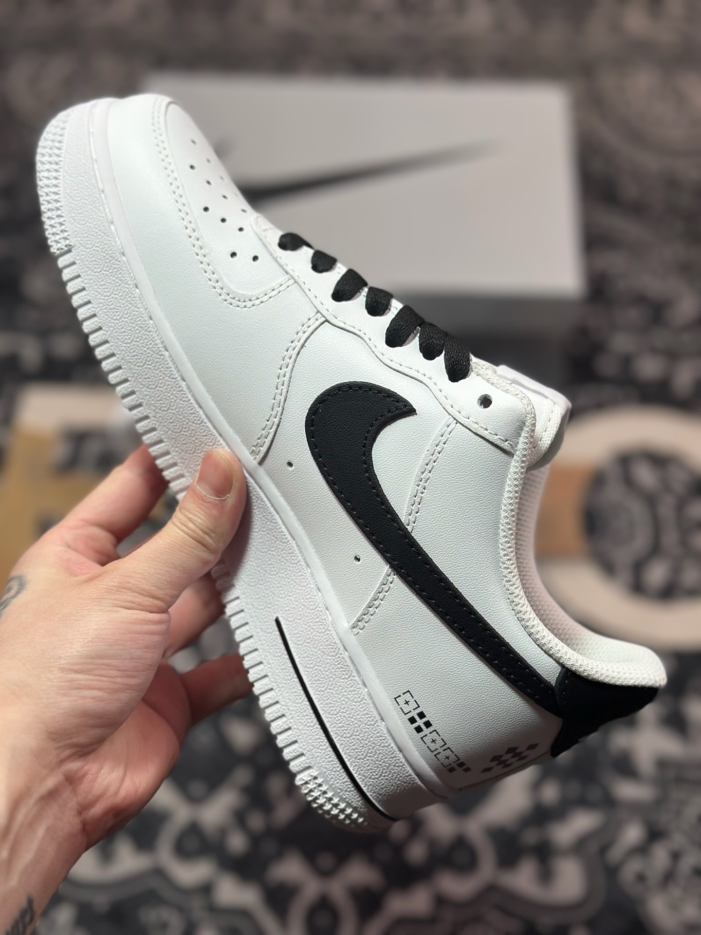 B4260  Nike Air Force 1 Low 07 印花集 纯手绘 白黑  ZH0316-068