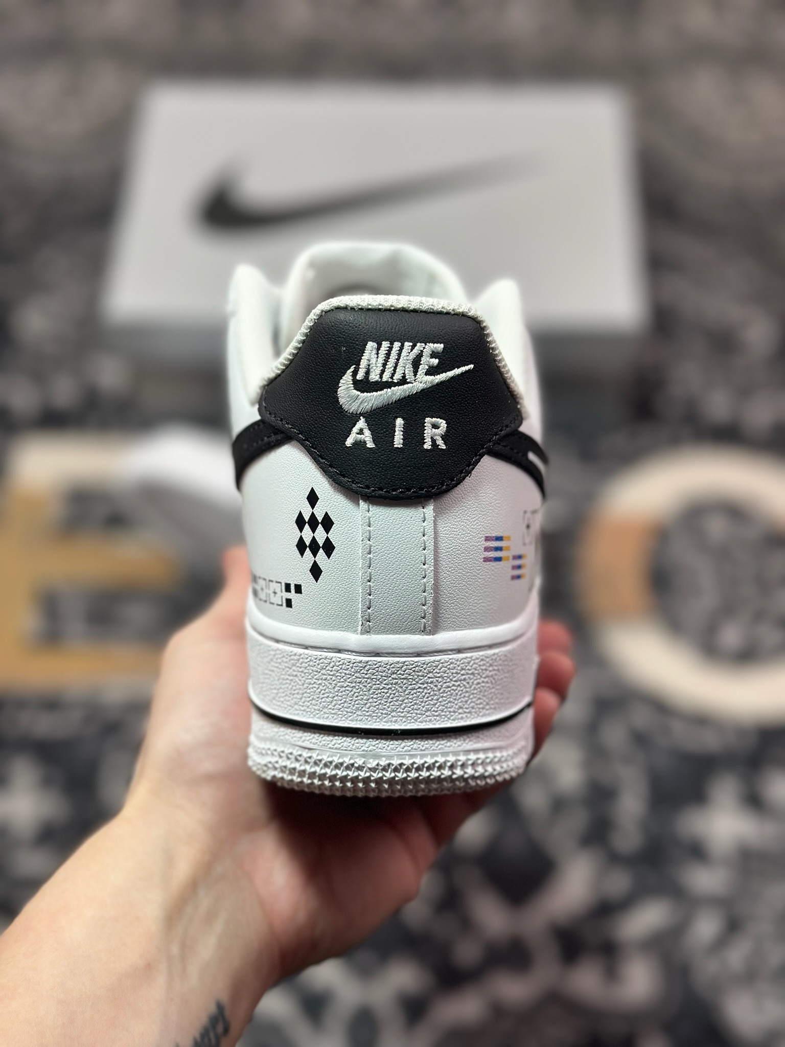 B4260  Nike Air Force 1 Low 07 印花集 纯手绘 白黑  ZH0316-068