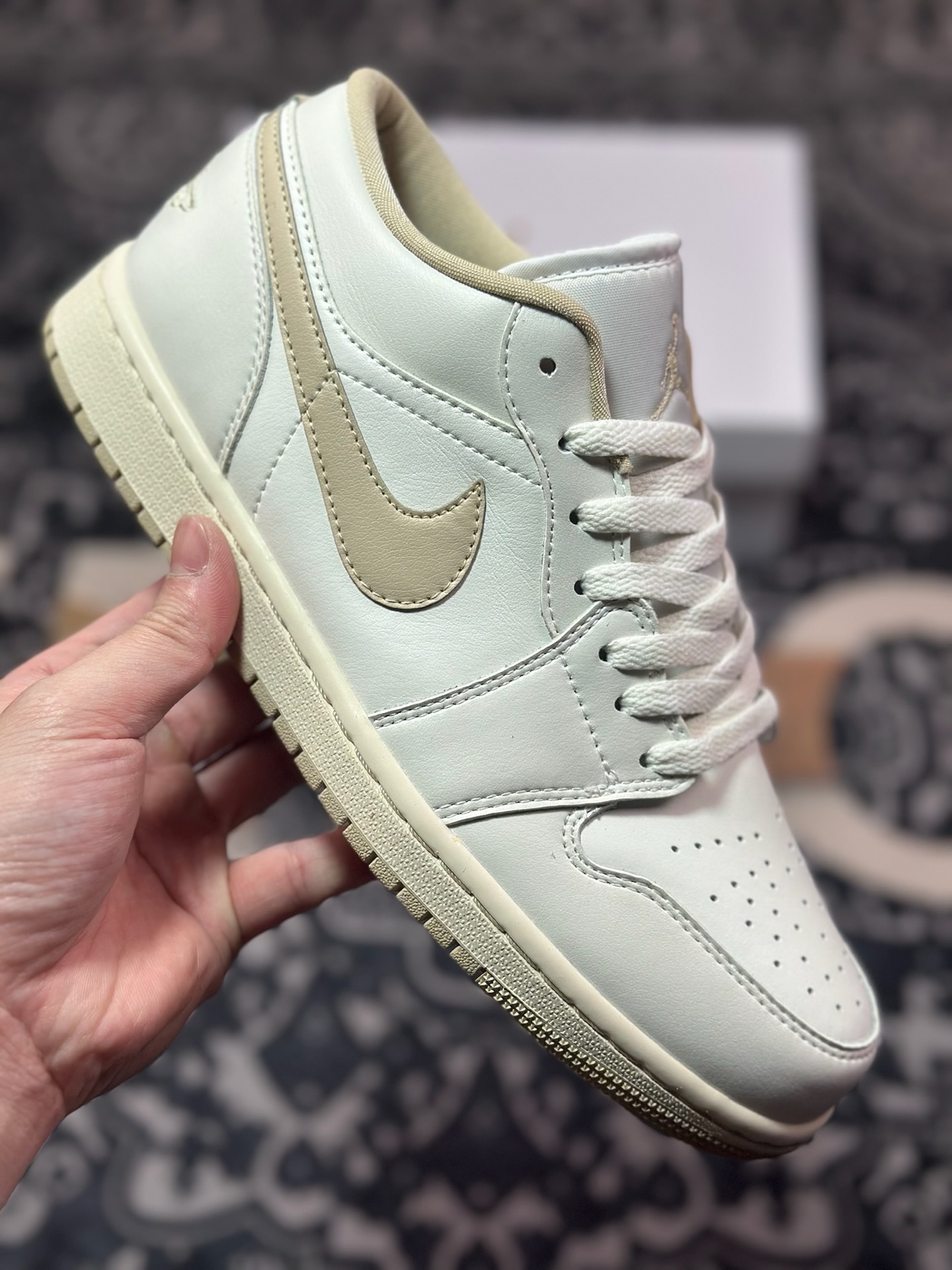 A6200  Air Jordan 1 Low 乳白淡黄  DC0774-112