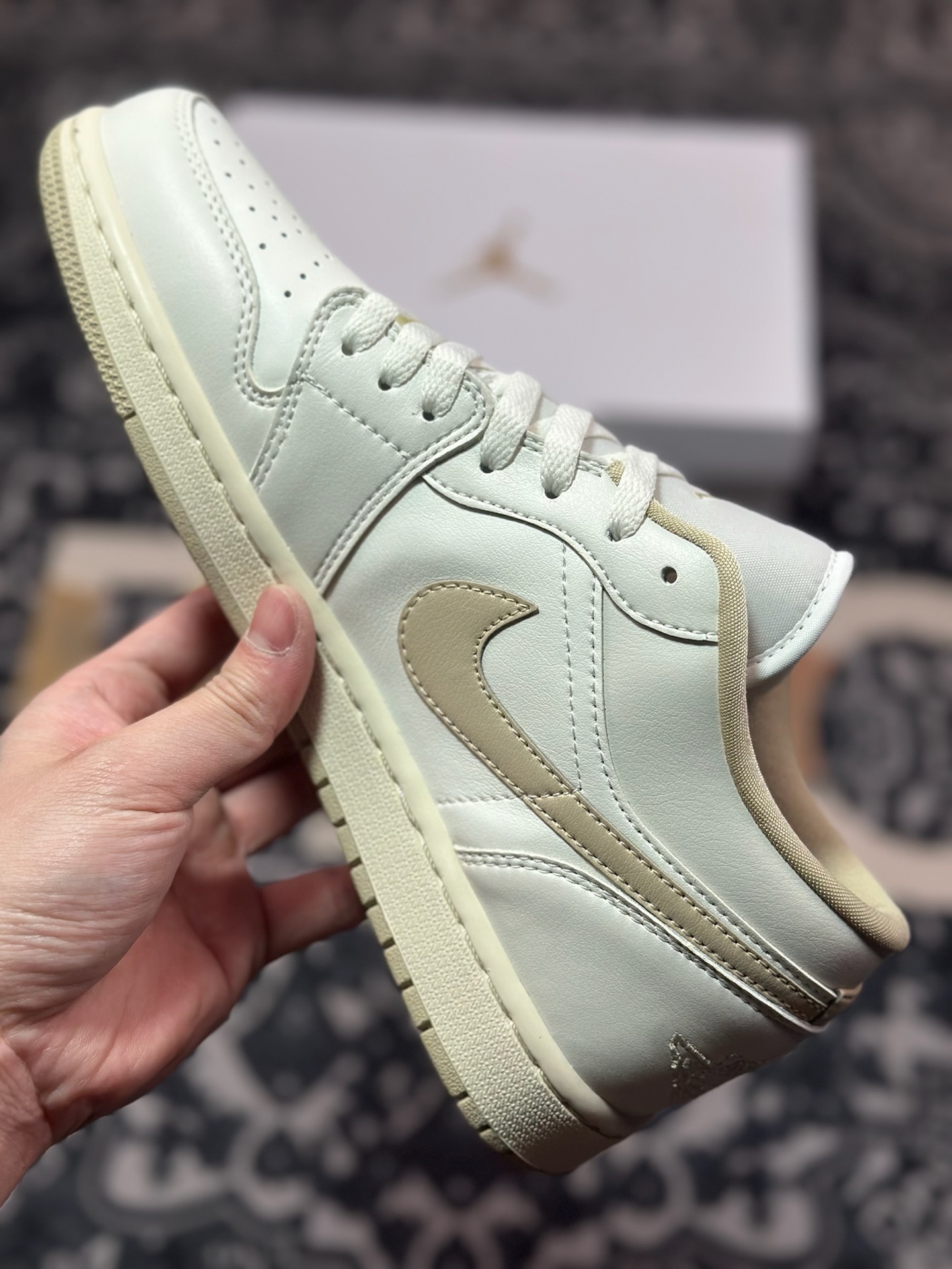 A6200  Air Jordan 1 Low 乳白淡黄  DC0774-112