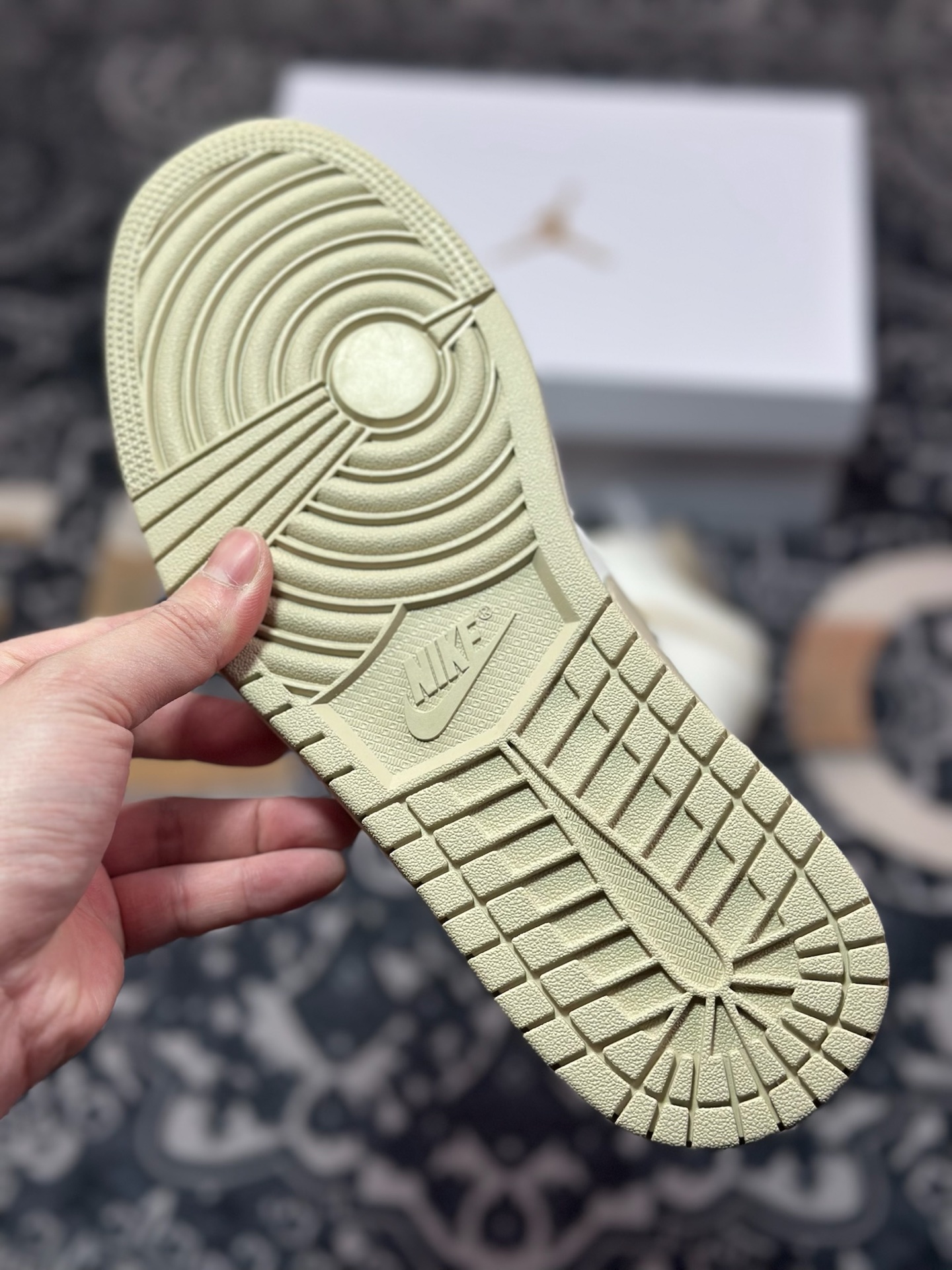 A6200  Air Jordan 1 Low 乳白淡黄  DC0774-112