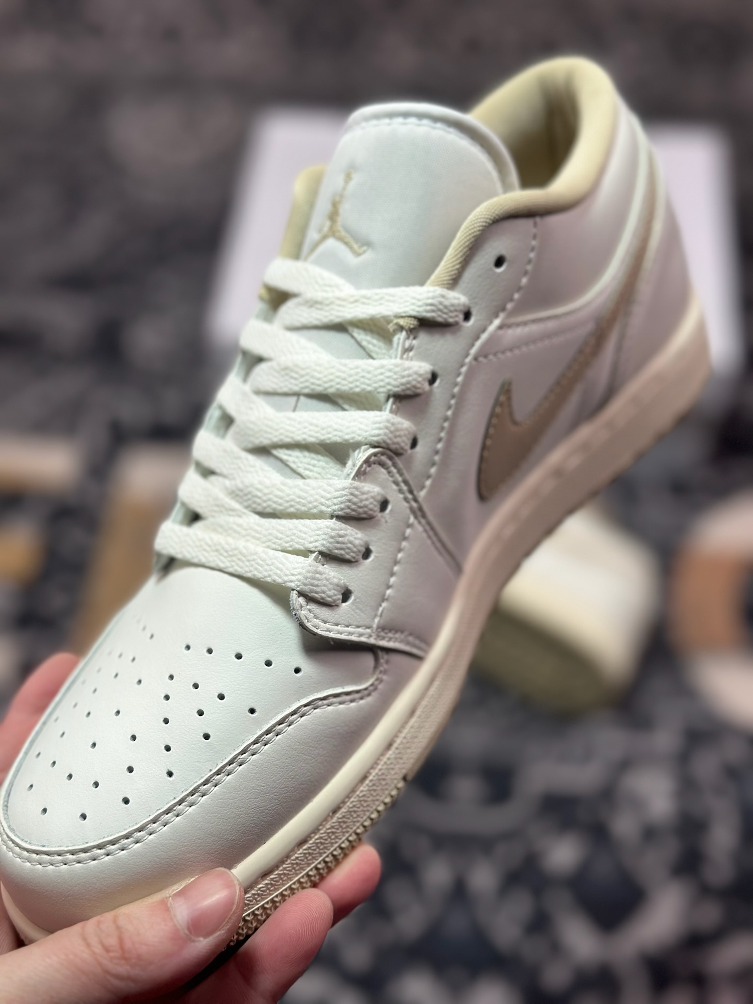 A6200  Air Jordan 1 Low 乳白淡黄  DC0774-112