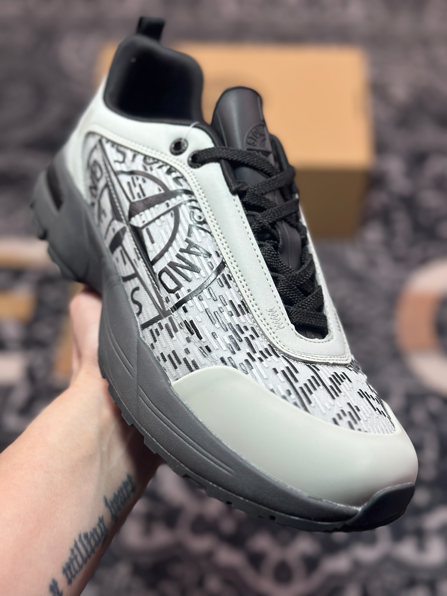 B3260 STONE ISLAND石头岛 简约时尚 低帮 生活休闲鞋 男款 黑灰色