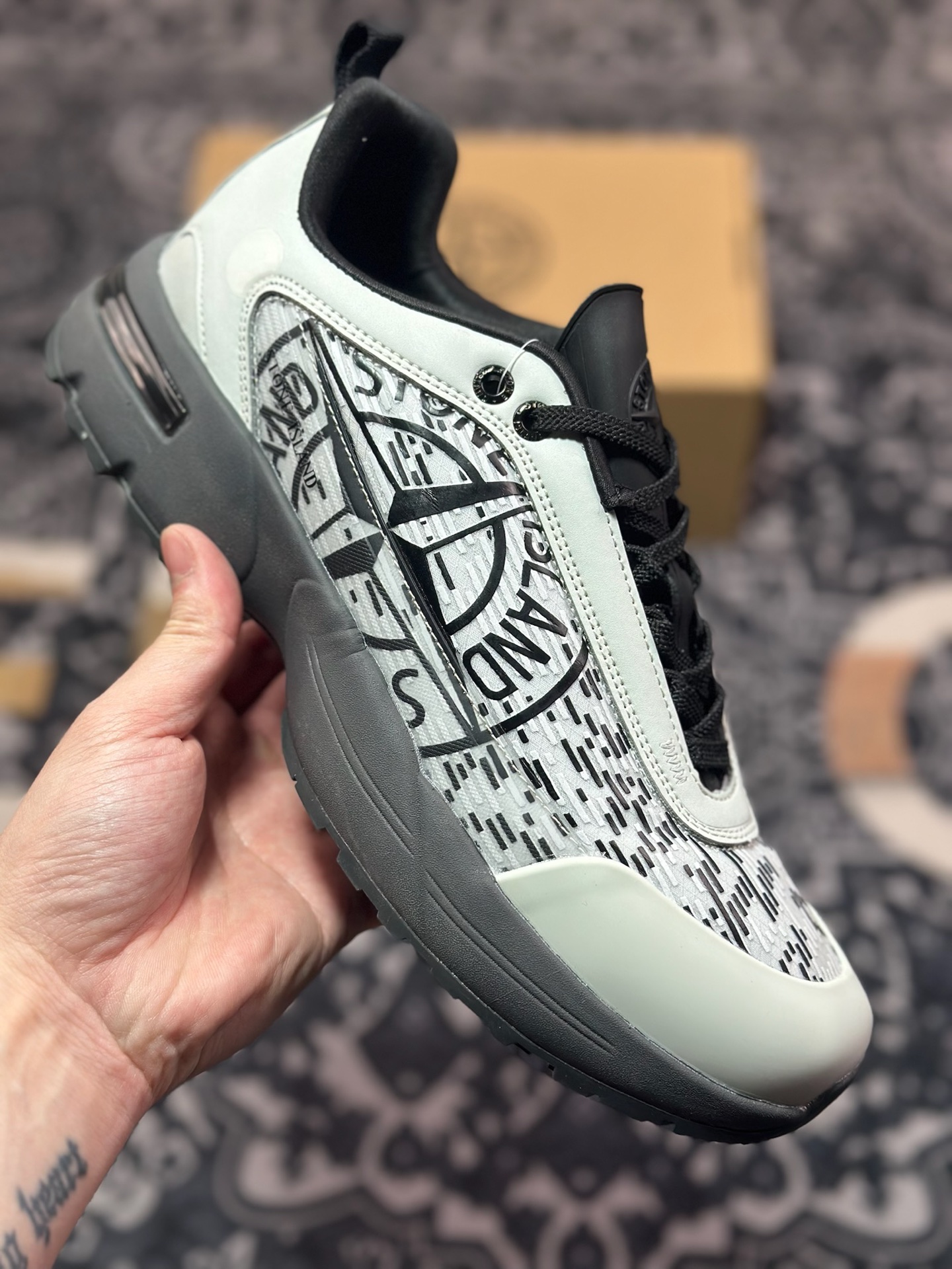 B3260 STONE ISLAND石头岛 简约时尚 低帮 生活休闲鞋 男款 黑灰色