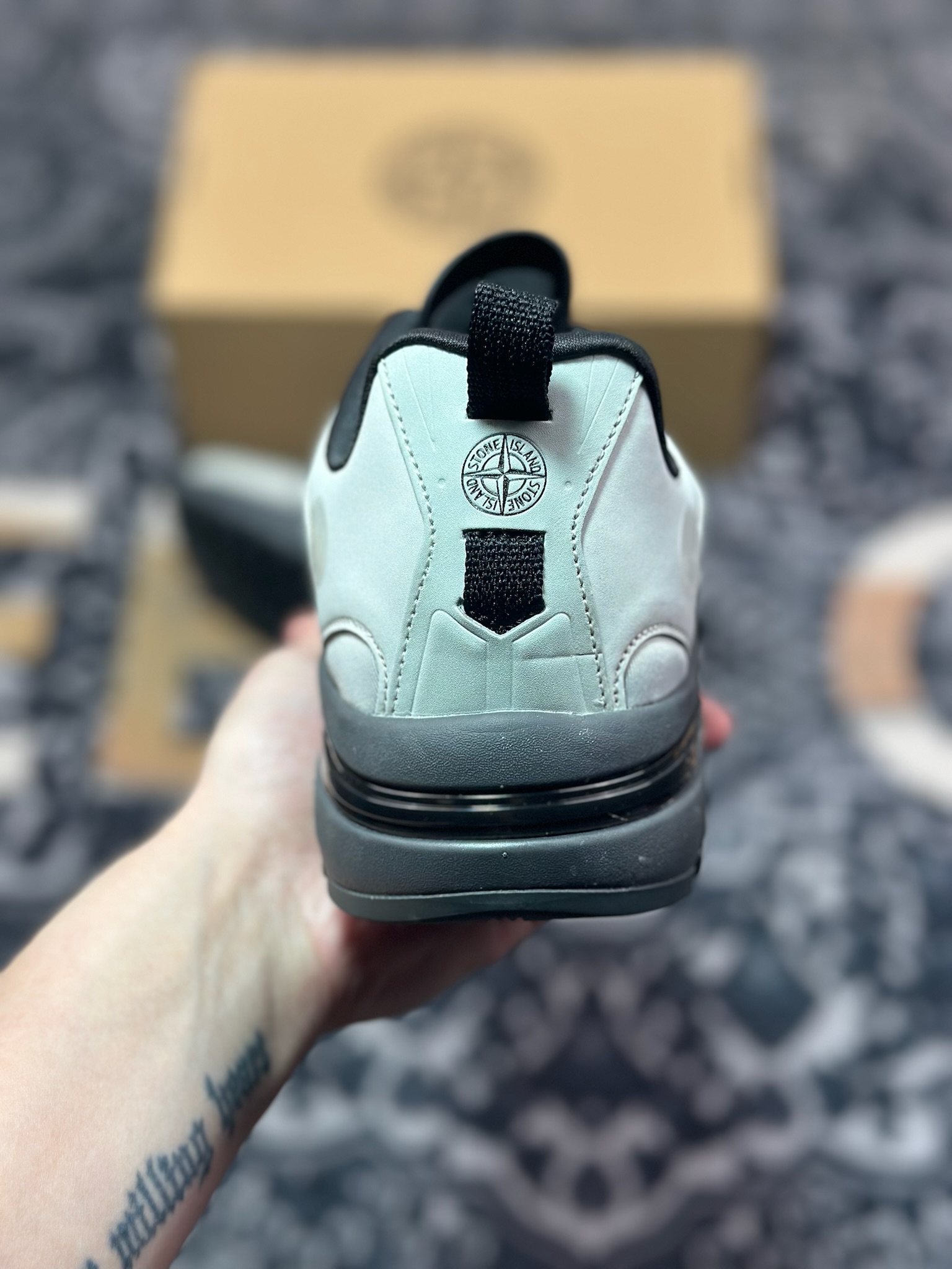 B3260 STONE ISLAND石头岛 简约时尚 低帮 生活休闲鞋 男款 黑灰色