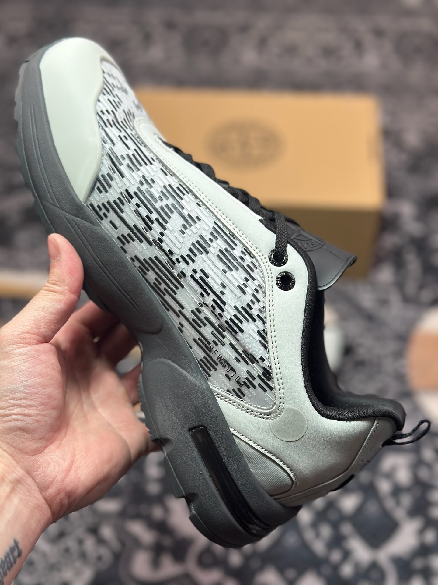 B3260 STONE ISLAND石头岛 简约时尚 低帮 生活休闲鞋 男款 黑灰色
