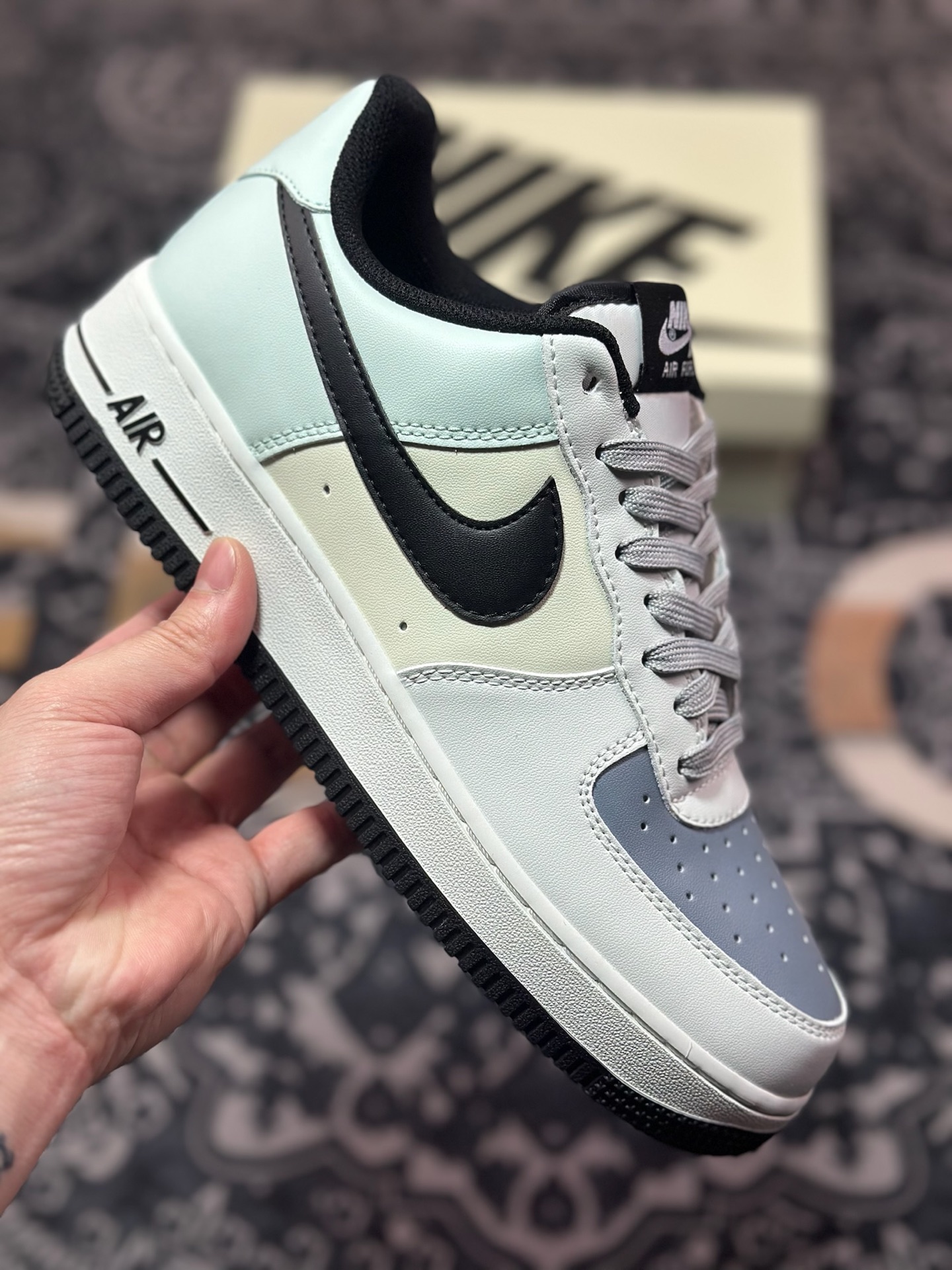 B0220 原装级别 Nike Air Force 1 Low ’07 皇冠 配色 空军一号低帮休闲板鞋 GY5696-779
