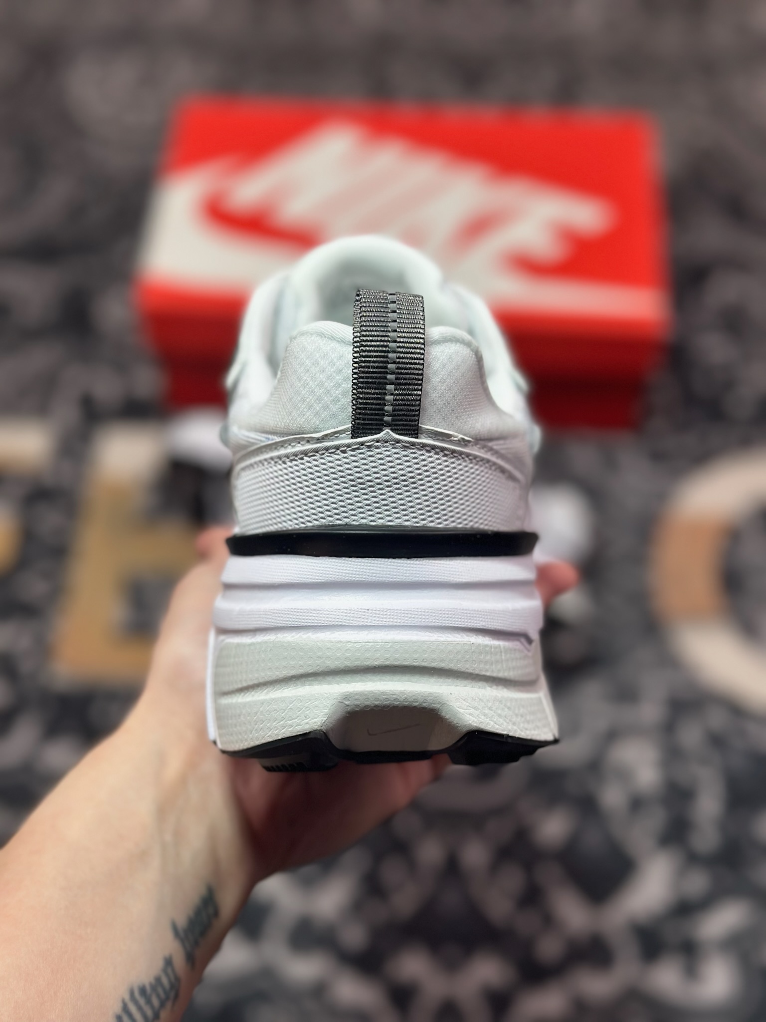 A7200 原装级别 NIKE V2K Runtekk 充正版本减震防滑复古低帮跑步鞋 HF5342-100