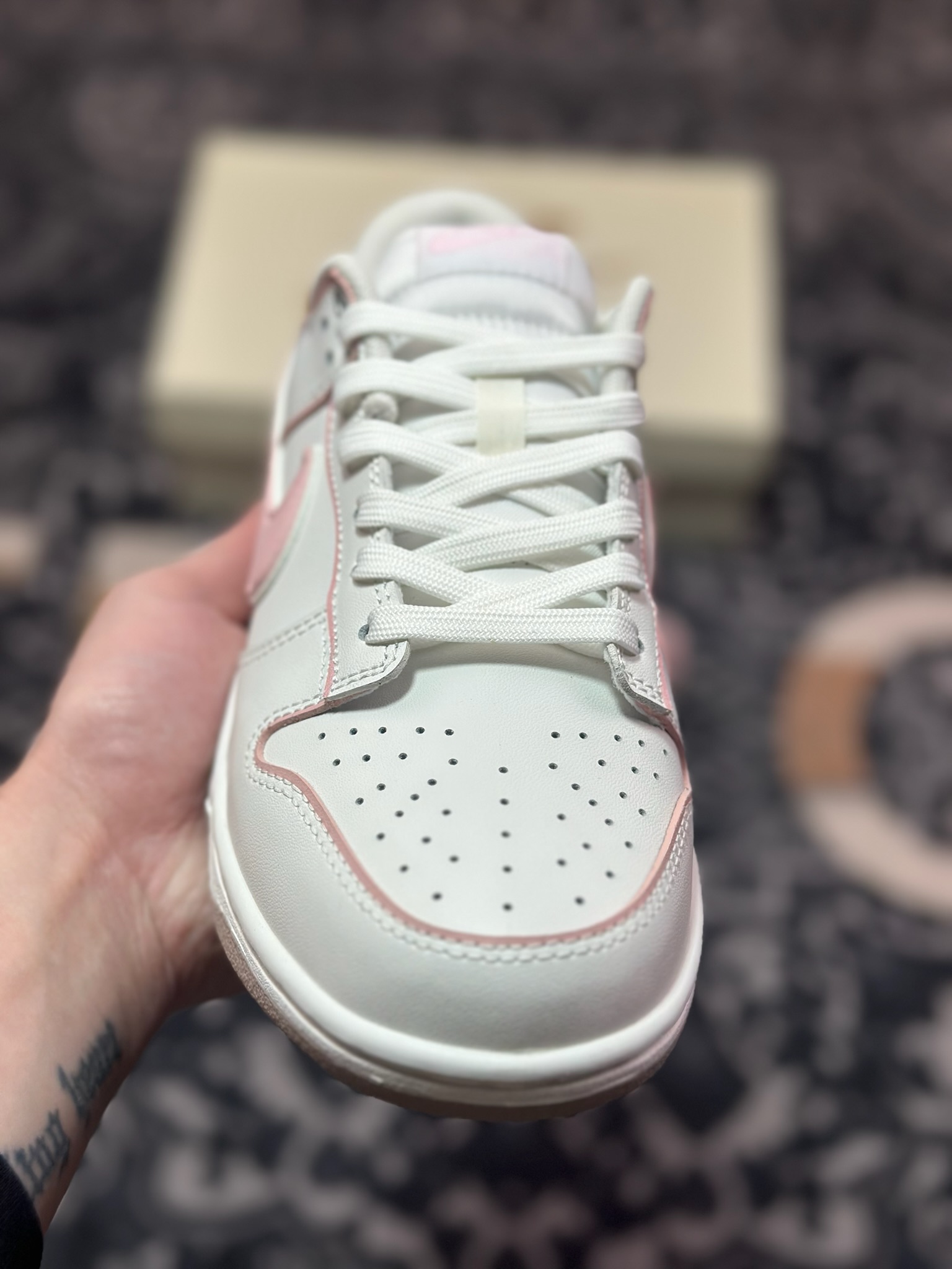 B1240 耐克Nike SB Dunk Low 扣篮系列低帮休闲运动滑板板鞋“心动旋律白粉” WP0212-013