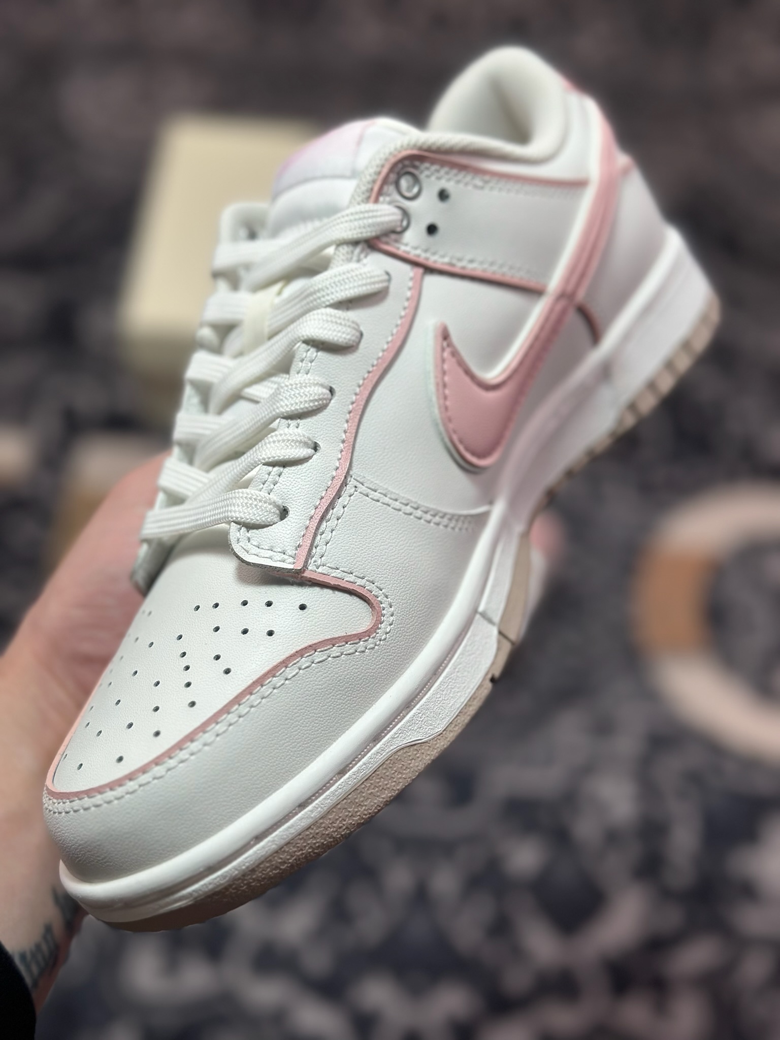 B1240 耐克Nike SB Dunk Low 扣篮系列低帮休闲运动滑板板鞋“心动旋律白粉” WP0212-013