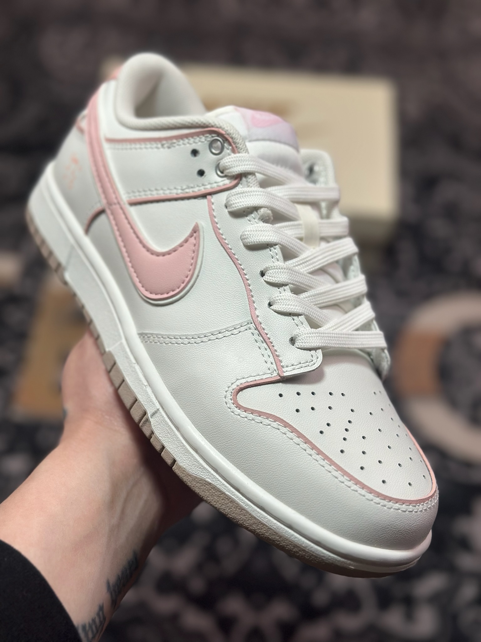 B1240 耐克Nike SB Dunk Low 扣篮系列低帮休闲运动滑板板鞋“心动旋律白粉” WP0212-013