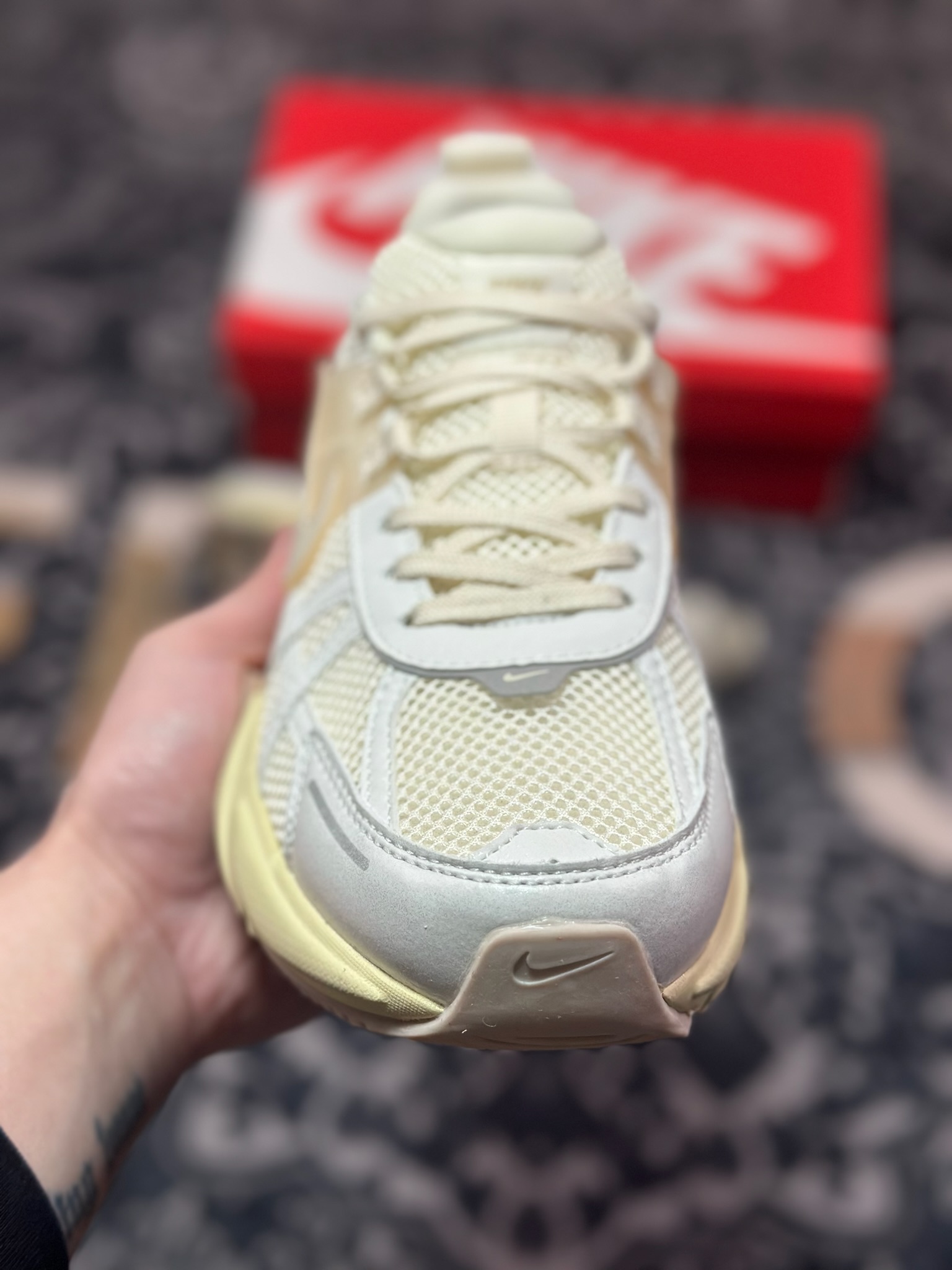 A7200 原装级别 NIKE V2K Runtekk 米黄 减震防滑复古低帮跑步鞋 HQ1512-110