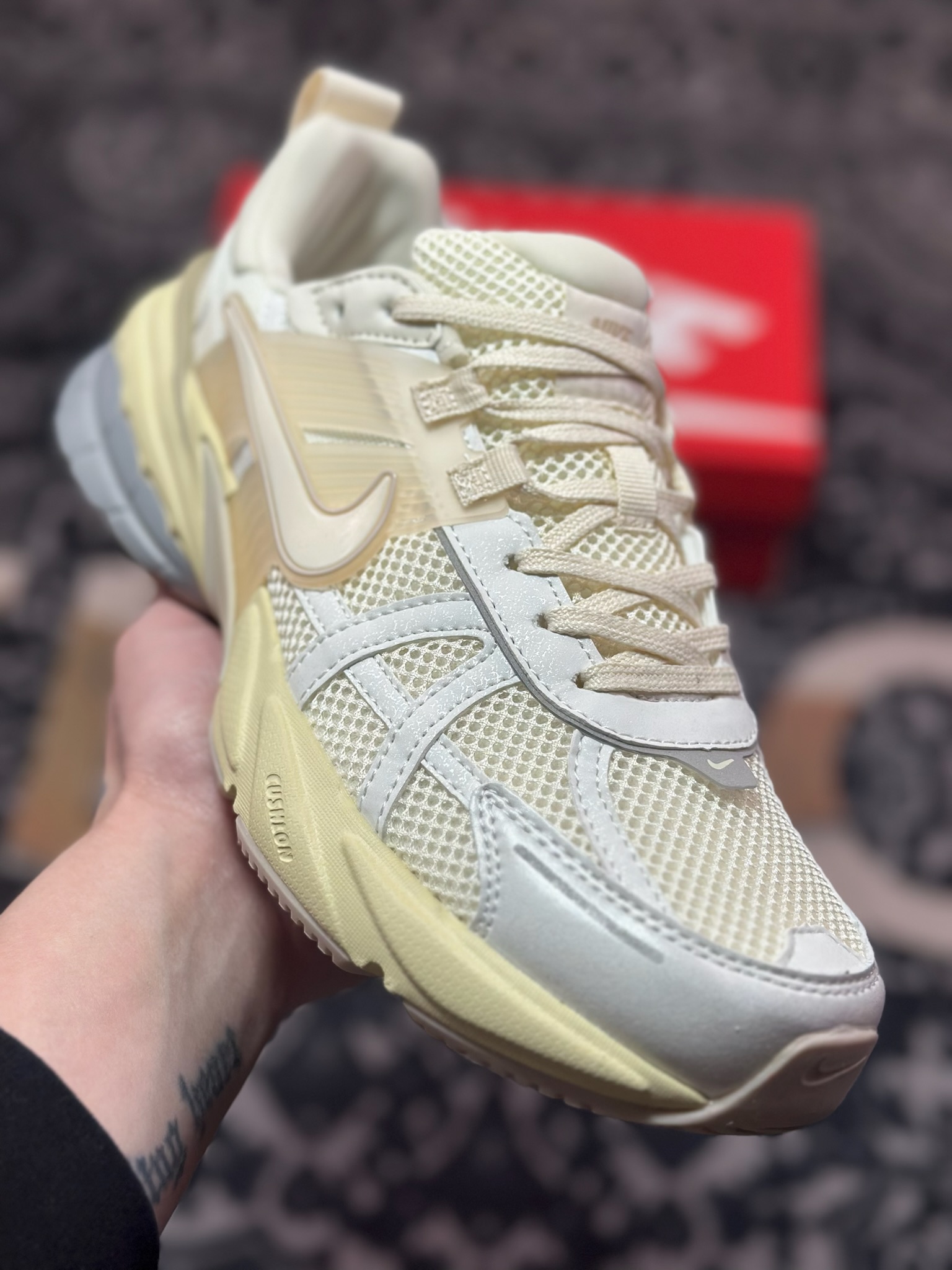 A7200 原装级别 NIKE V2K Runtekk 米黄 减震防滑复古低帮跑步鞋 HQ1512-110