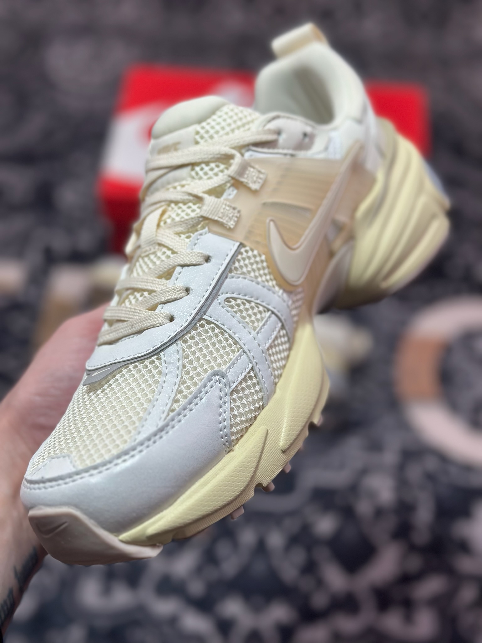 A7200 原装级别 NIKE V2K Runtekk 米黄 减震防滑复古低帮跑步鞋 HQ1512-110
