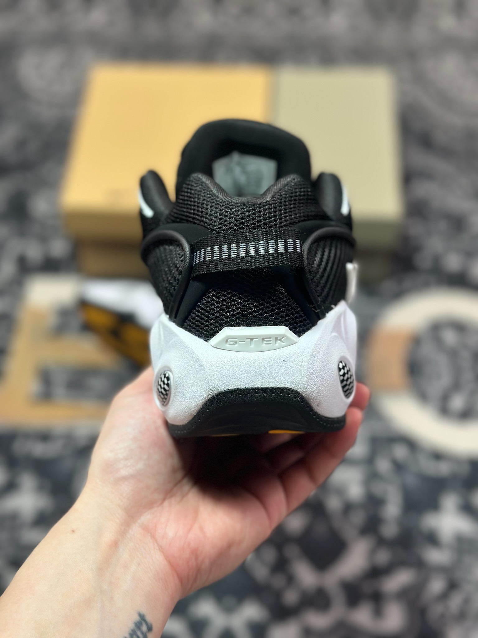 B1240 原装级别 NOCTA x Nike Glide 织物潮流百搭 复古低帮篮球鞋 DM0879-001