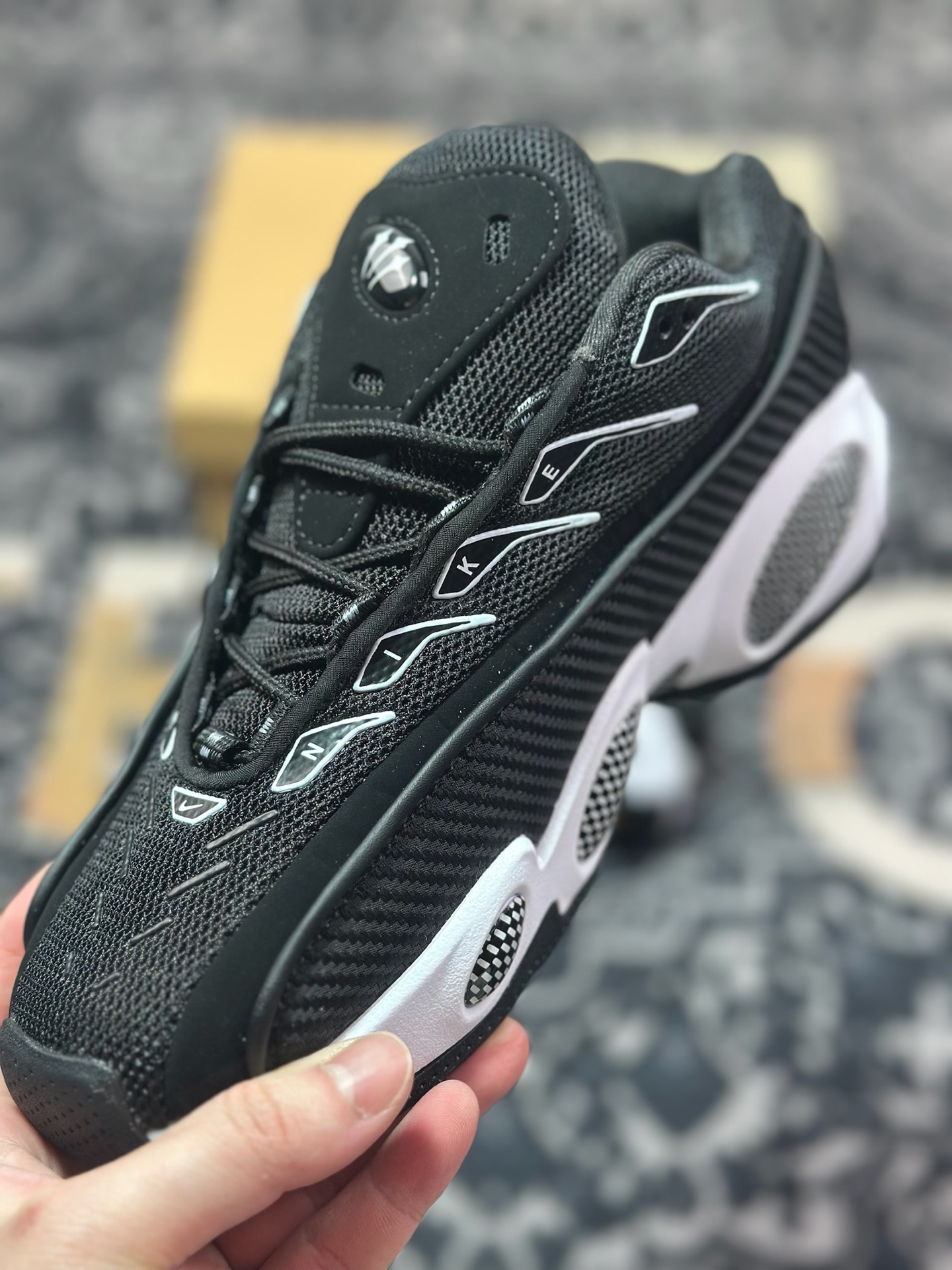 B1240 原装级别 NOCTA x Nike Glide 织物潮流百搭 复古低帮篮球鞋 DM0879-001