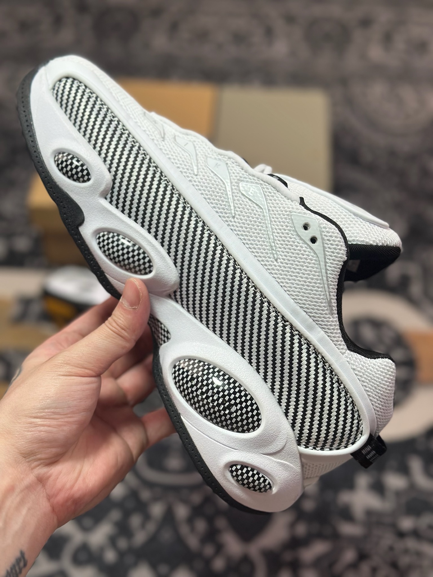 B1240 原装级别 NOCTA x Nike Glide 织物潮流百搭 复古低帮篮球鞋 DM0879-101