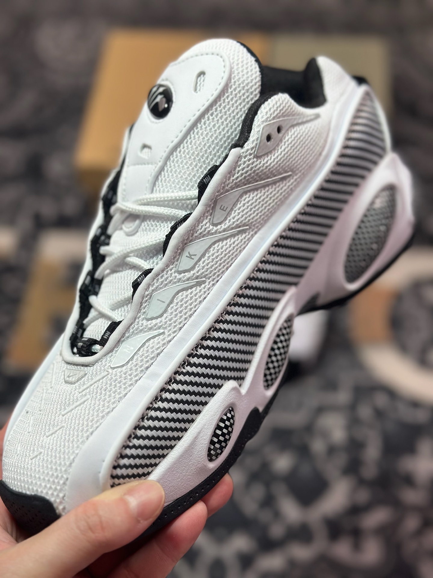 B1240 原装级别 NOCTA x Nike Glide 织物潮流百搭 复古低帮篮球鞋 DM0879-101