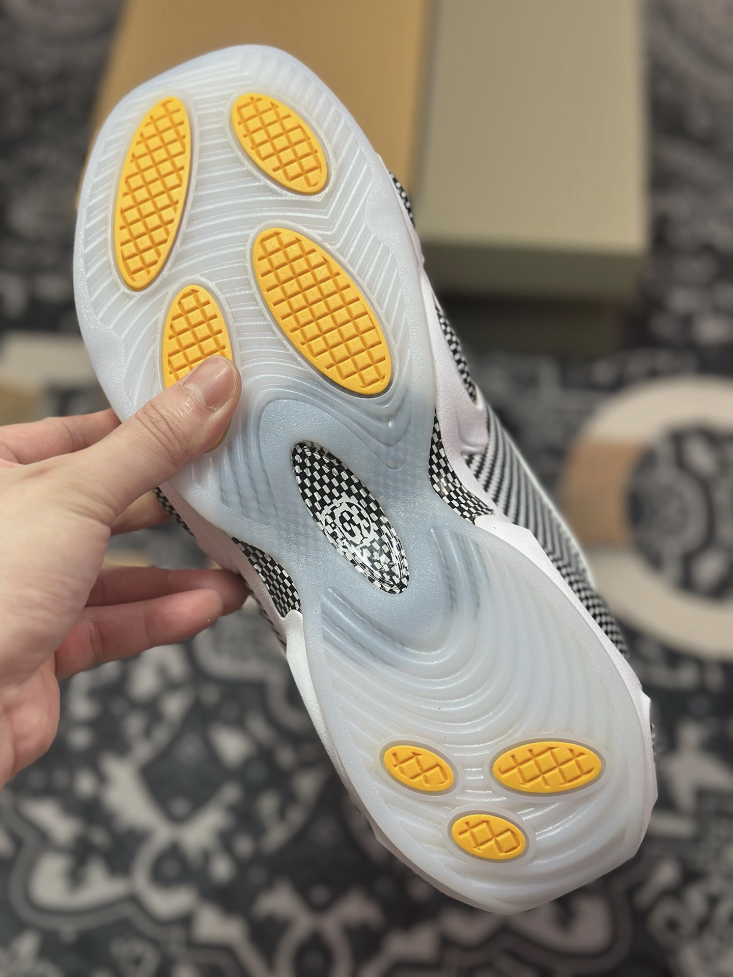 B1240 原装级别 NOCTA x Nike Glide 织物潮流百搭 复古低帮篮球鞋 DM0879-011