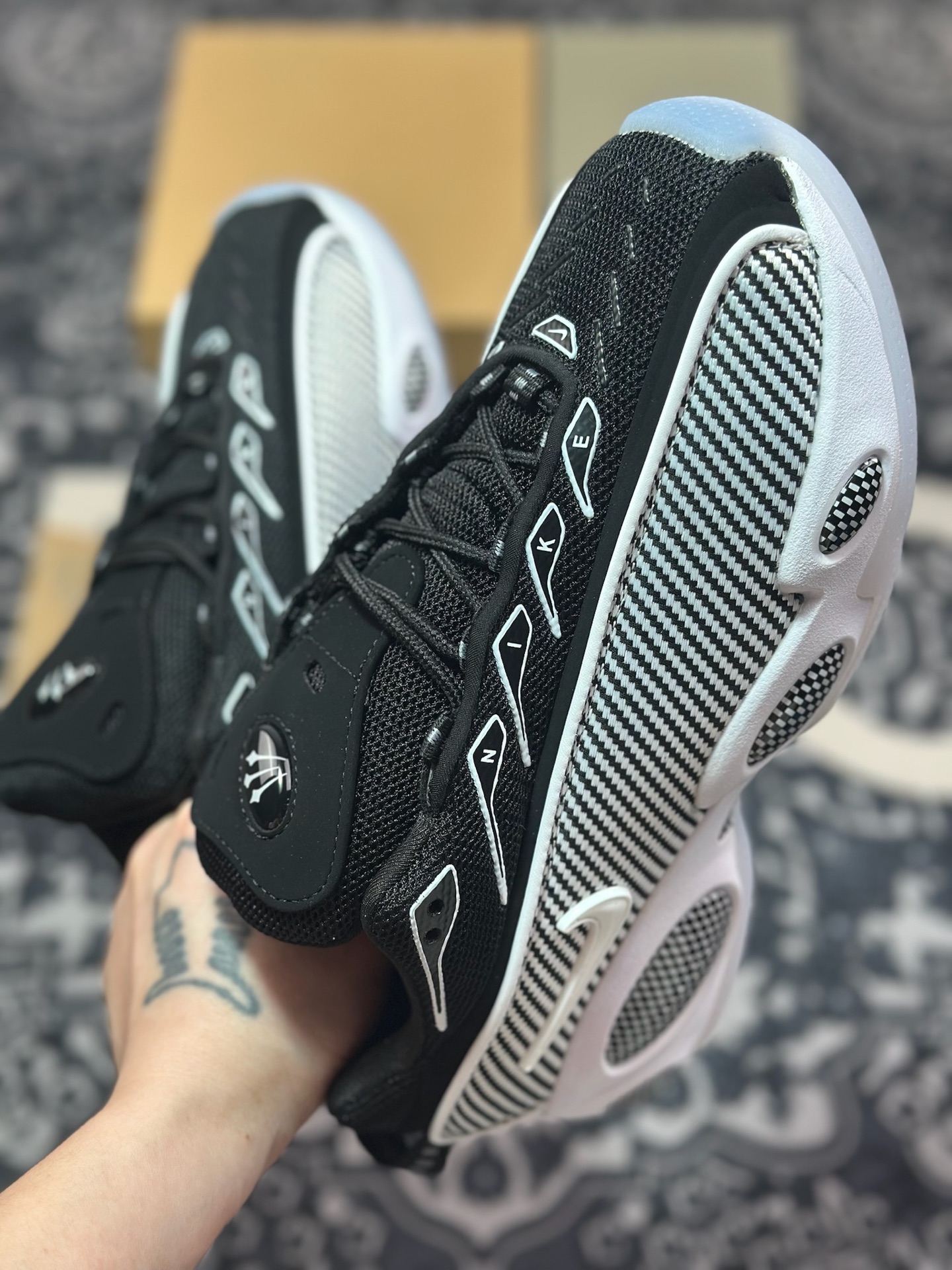 B1240 原装级别 NOCTA x Nike Glide 织物潮流百搭 复古低帮篮球鞋 DM0879-011