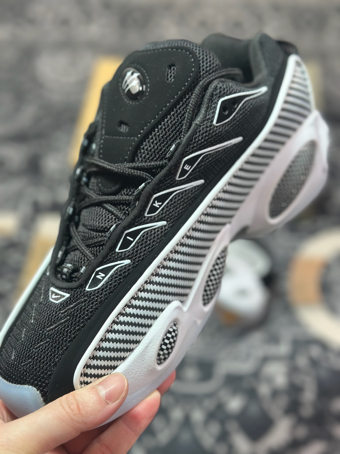 B1240 原装级别 NOCTA x Nike Glide 织物潮流百搭 复古低帮篮球鞋 DM0879-011