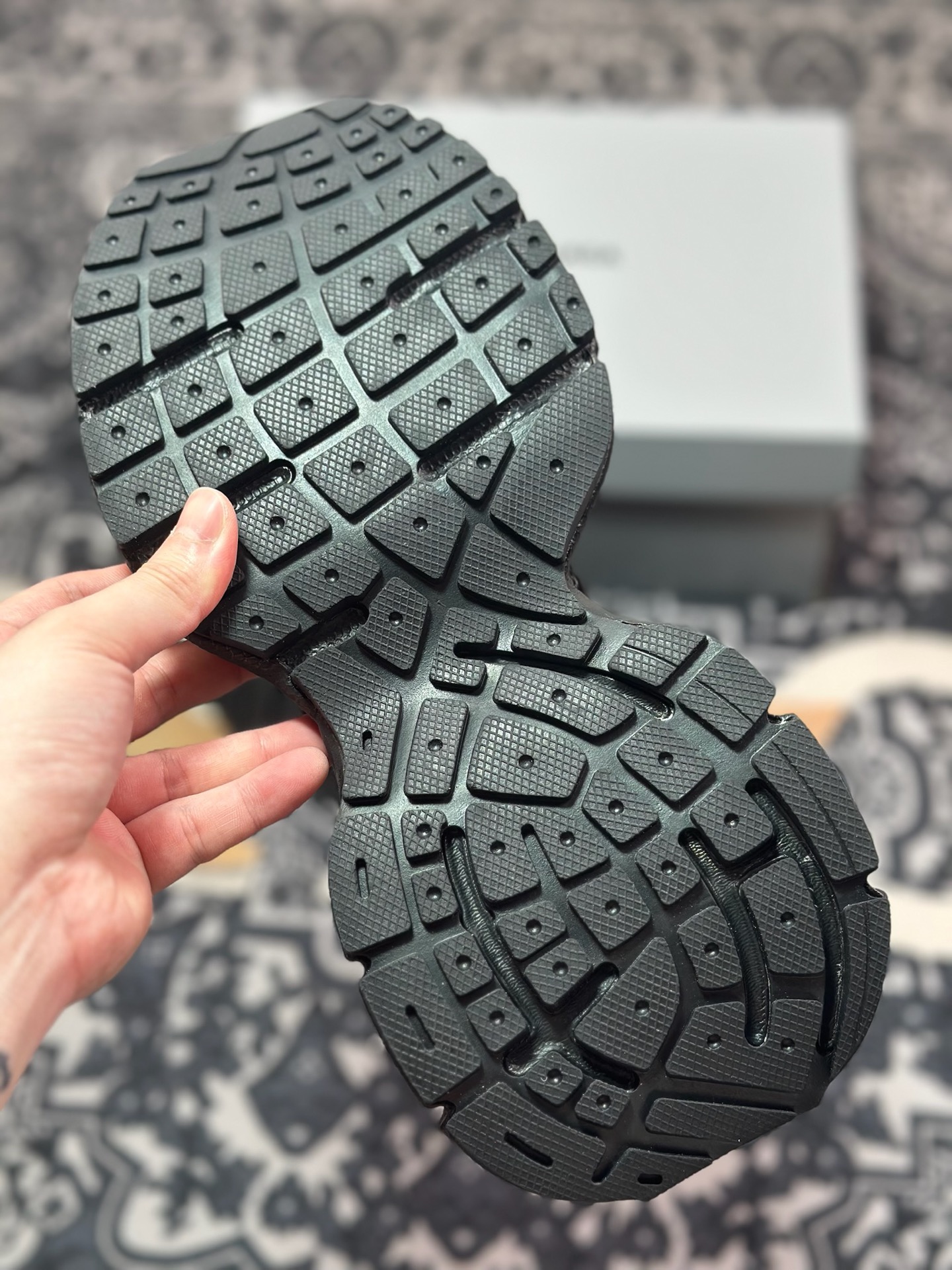 D2480 巴黎世家BALENCIAGA 3XL Sneakers 3+系列低帮复古阔型底姥爹慢跑鞋“黑白木乃伊绑绳”825601 W3XCH 0102