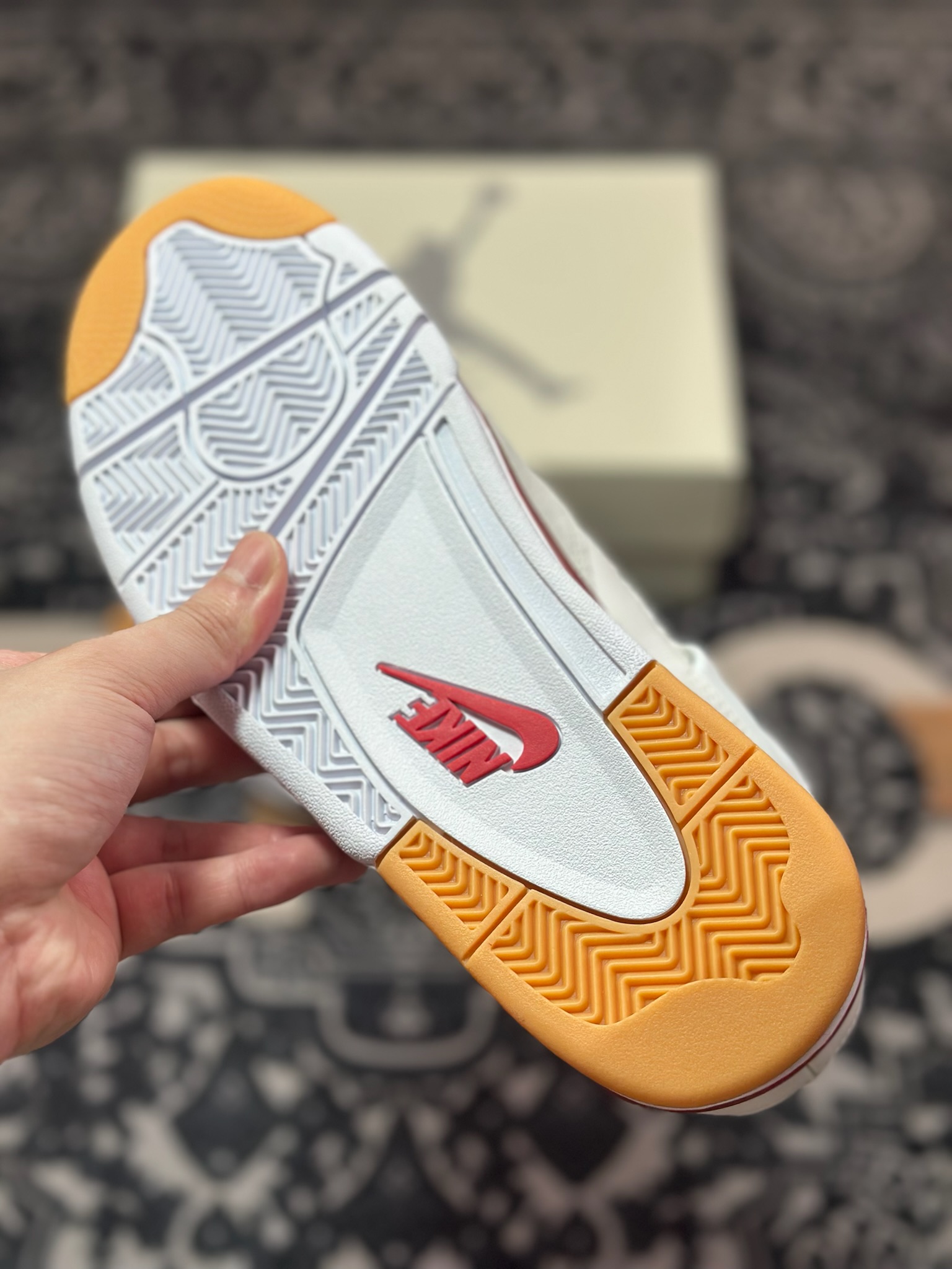 原装级别 Travis Scott x Air Jordan AJ4SB 白红 大学红 DR5415-106