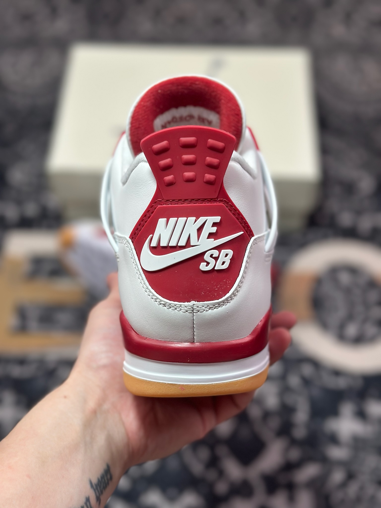 原装级别 Travis Scott x Air Jordan AJ4SB 白红 大学红 DR5415-106