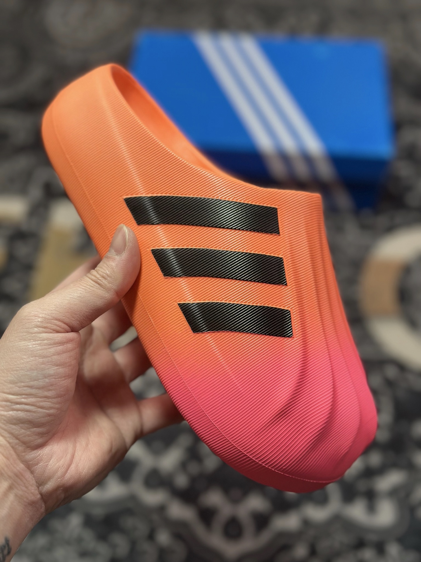 A0140 Adidas adiFOM Superstar Mule”Beaora Black Pink”贝壳头版拖鞋“橙黑粉渐变喷色” JP5686