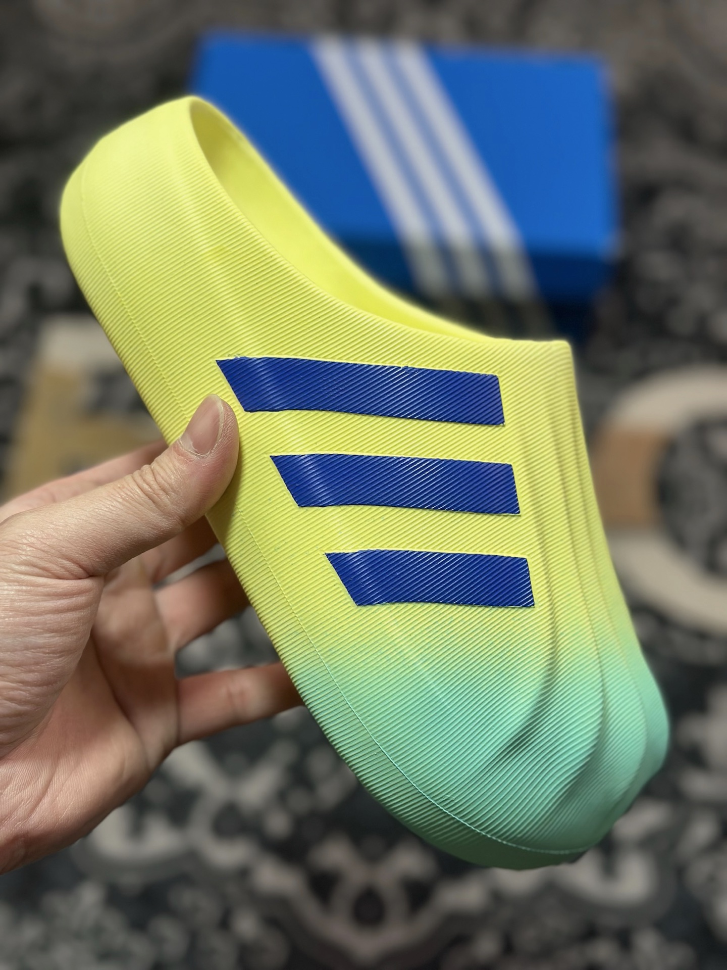 Adidas adiFOM Superstar Mule”Fluorescein/Blue”贝壳头版包头式休闲运动鸭掌凉拖鞋“荧光黄蓝喷色” JP5685