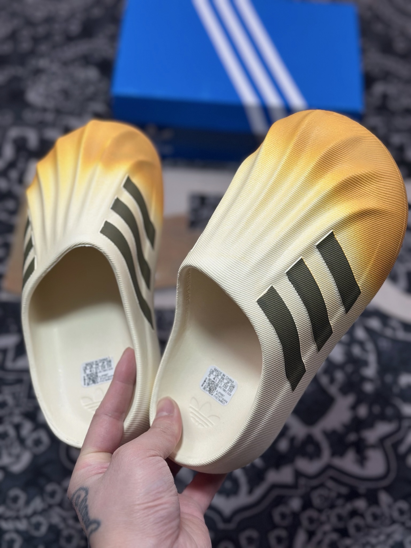 A0140 Adidas adiFOM Superstar Mule”Cloud White/Yellow”贝壳头版包头式休闲运动鸭掌凉拖鞋“米白黄喷色” JP5687