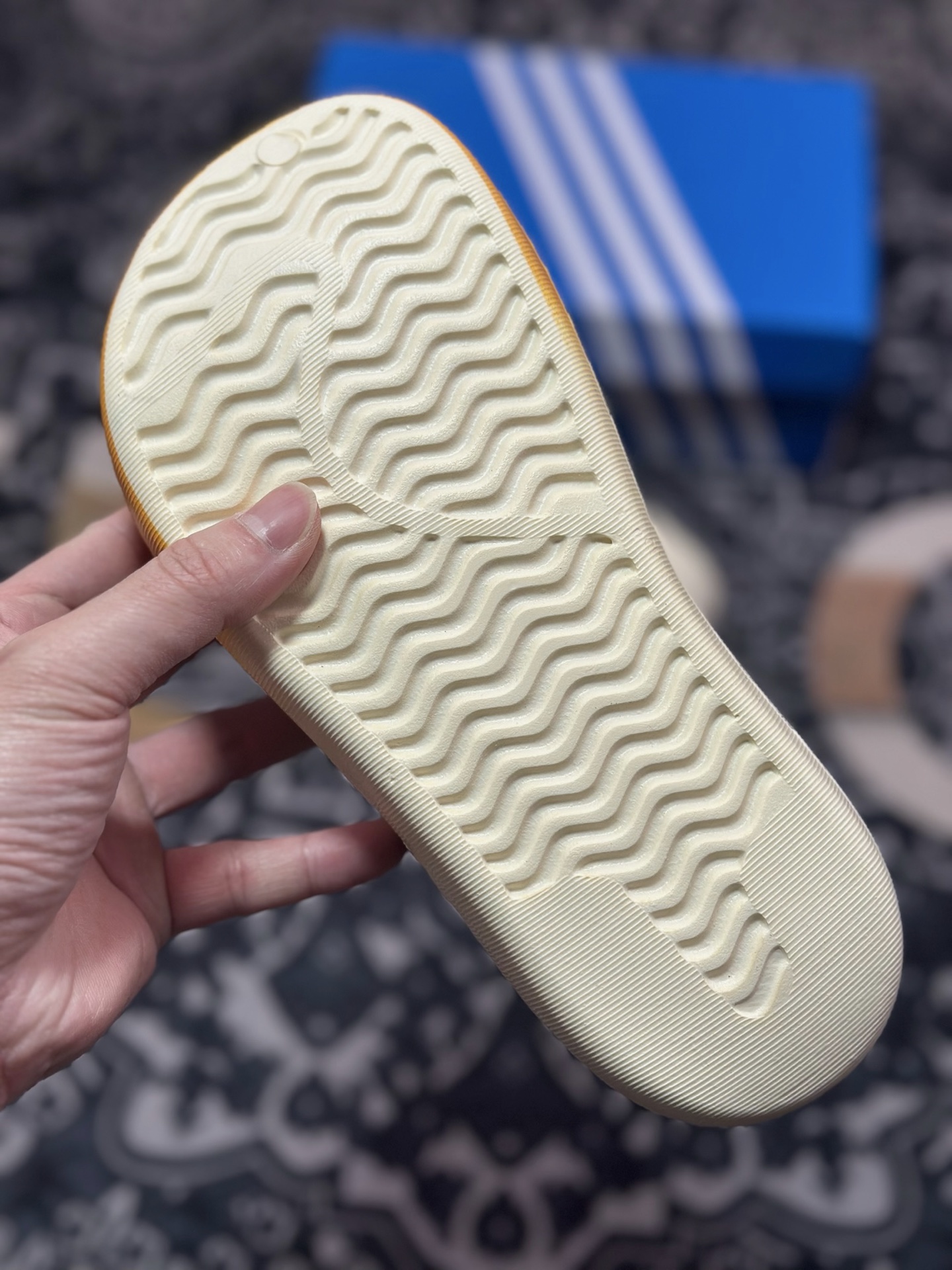 A0140 Adidas adiFOM Superstar Mule”Cloud White/Yellow”贝壳头版包头式休闲运动鸭掌凉拖鞋“米白黄喷色” JP5687