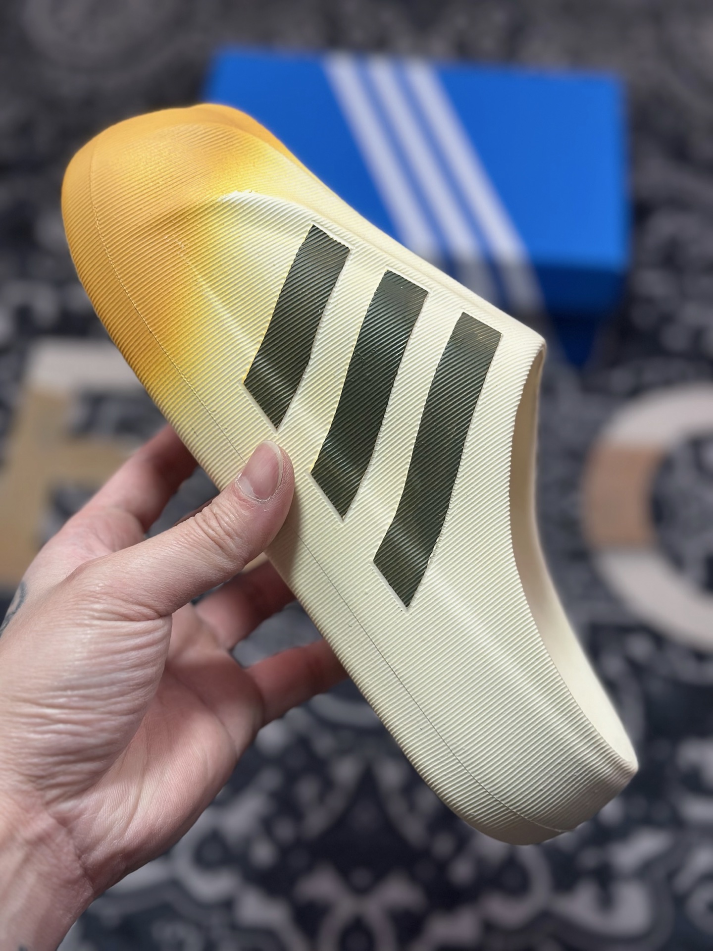 A0140 Adidas adiFOM Superstar Mule”Cloud White/Yellow”贝壳头版包头式休闲运动鸭掌凉拖鞋“米白黄喷色” JP5687