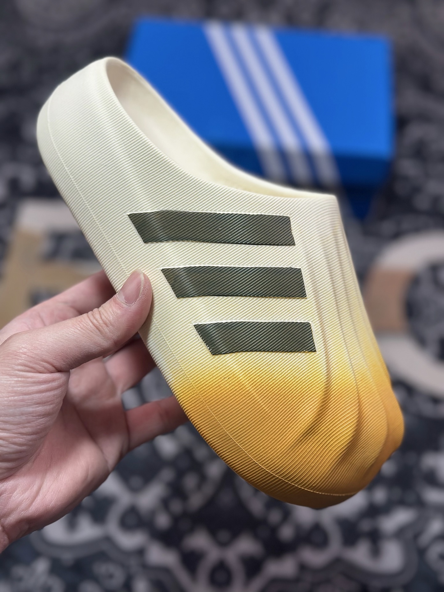 A0140 Adidas adiFOM Superstar Mule”Cloud White/Yellow”贝壳头版包头式休闲运动鸭掌凉拖鞋“米白黄喷色” JP5687