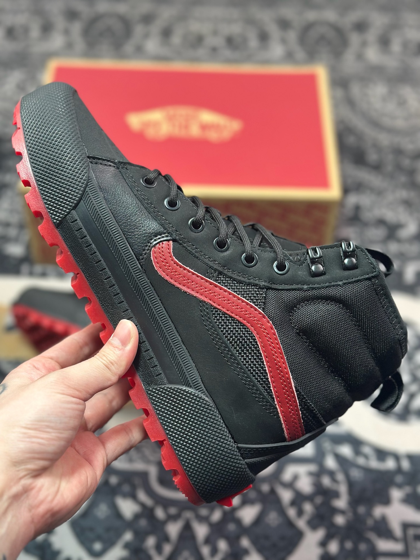 B6280 范斯Vans SK8-HI Gore-Tex Mte-3”Black/Red”MTE登山系列高帮厚底运动靴“黑红” VN0A5I124RC