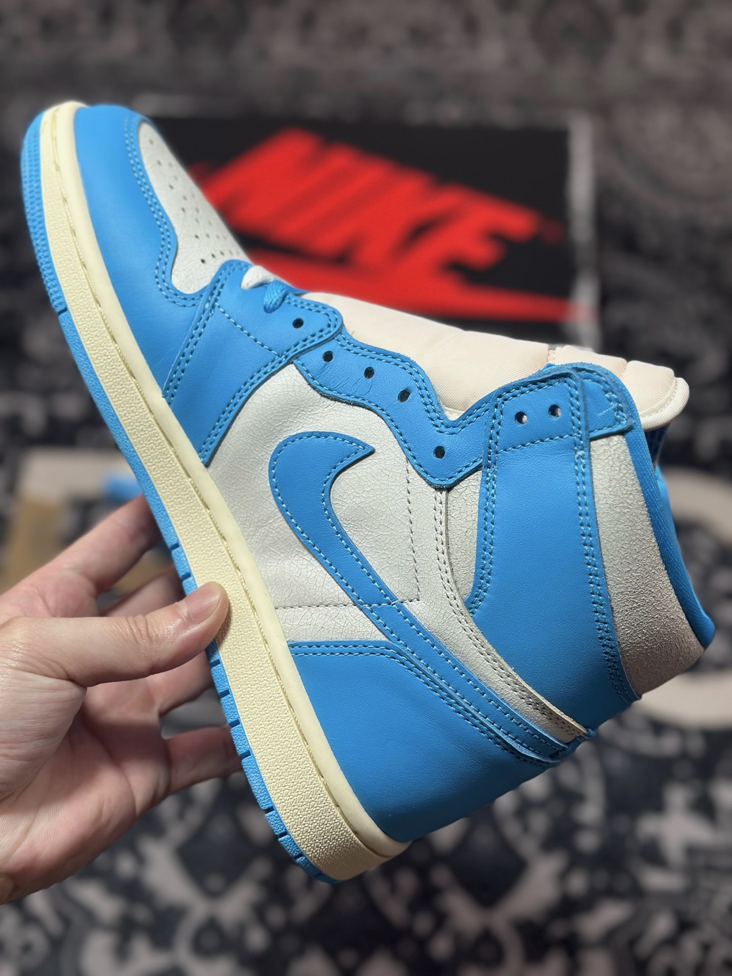 耐克Nike Air Jordan 1 Retro High OG”UNC Reimagined”AJ1代经典高帮百搭文化篮球鞋“贝壳蓝白氧化底” DZ5485-402