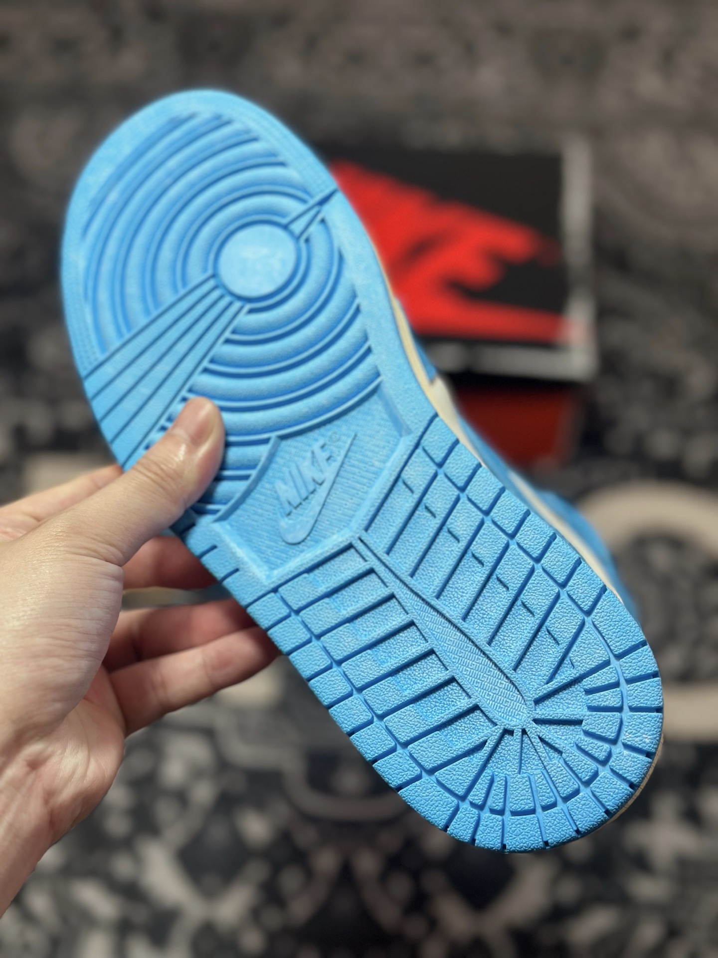 耐克Nike Air Jordan 1 Retro High OG”UNC Reimagined”AJ1代经典高帮百搭文化篮球鞋“贝壳蓝白氧化底” DZ5485-402
