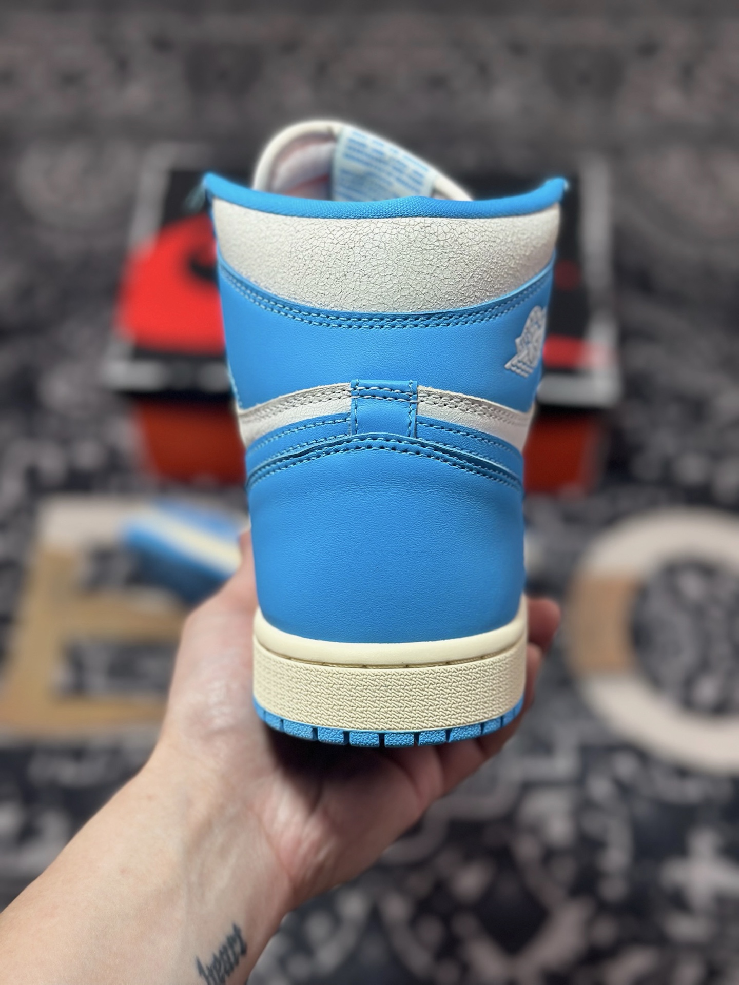 耐克Nike Air Jordan 1 Retro High OG”UNC Reimagined”AJ1代经典高帮百搭文化篮球鞋“贝壳蓝白氧化底” DZ5485-402