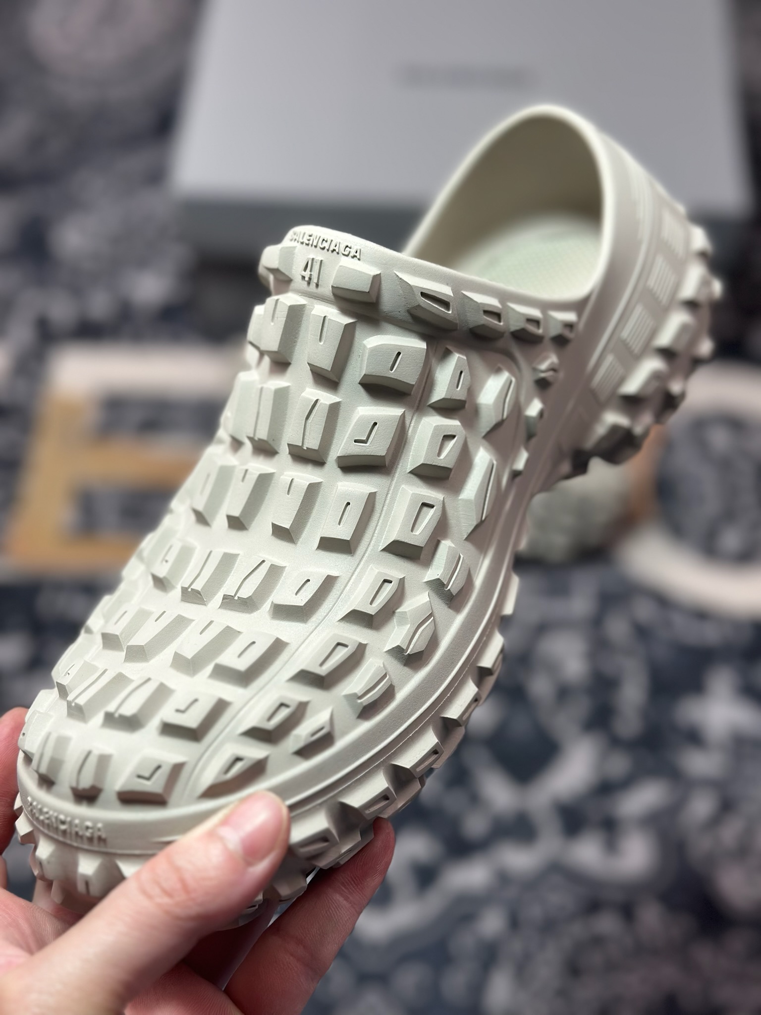 原装级别 Balenciaga巴黎世家 套脚圆头包头拖鞋