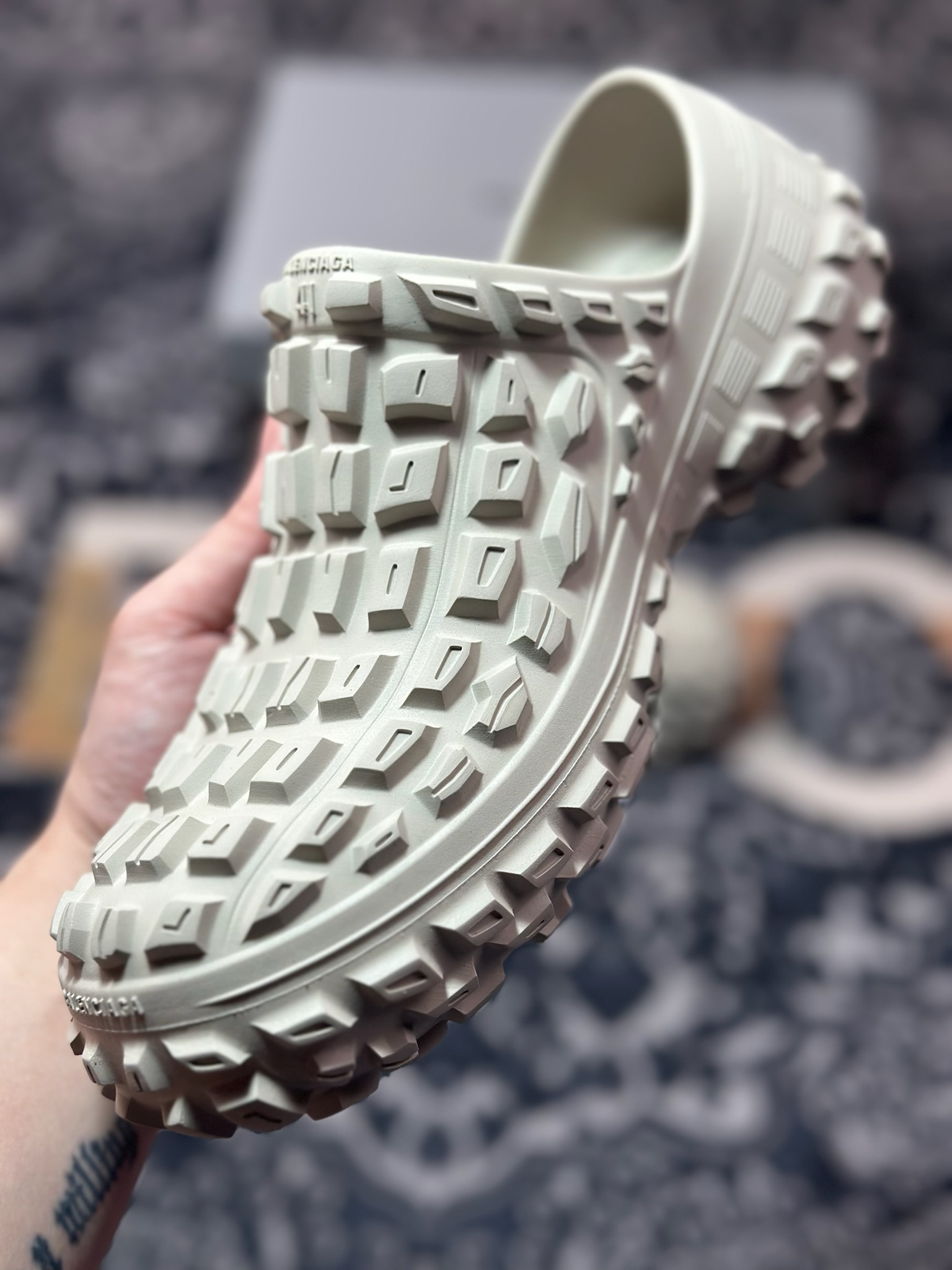 原装级别 Balenciaga巴黎世家 套脚圆头包头拖鞋